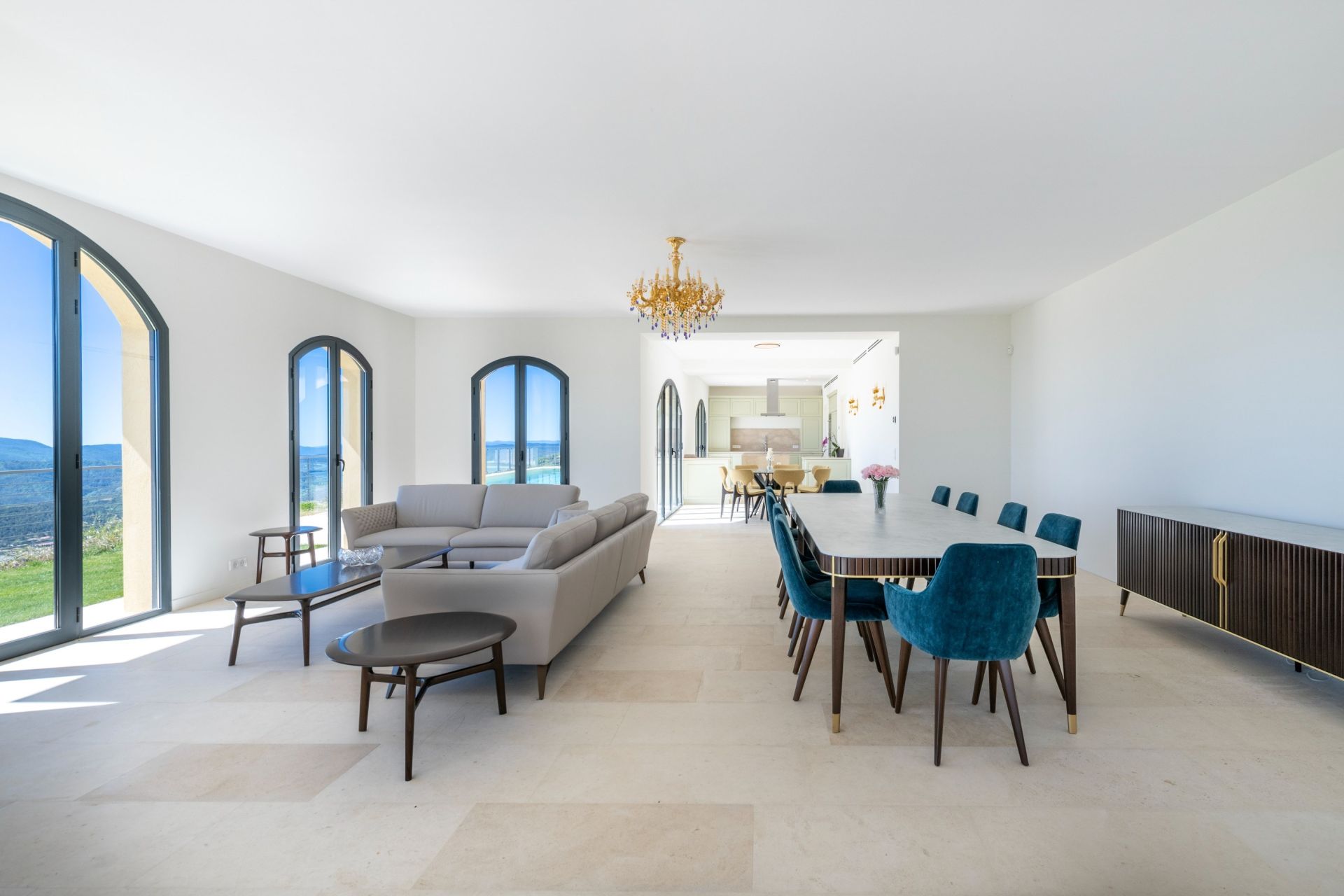 villa 8 Pièces en vente sur SPERACEDES (06530)