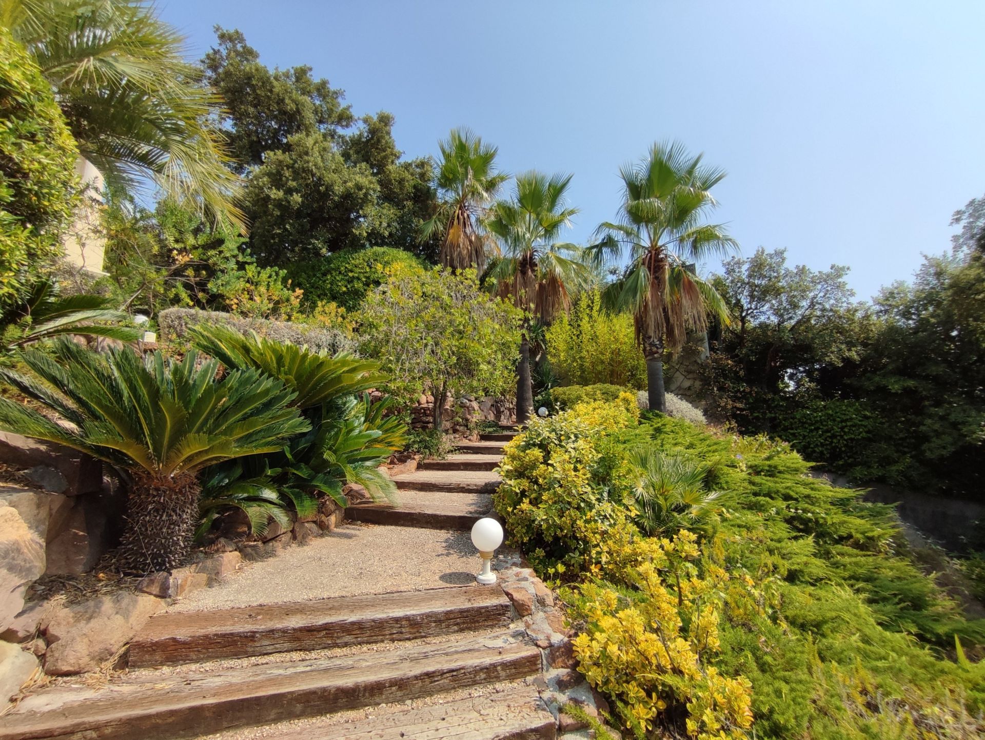 villa 7 Pièces en vente sur ANTHEOR (83530)