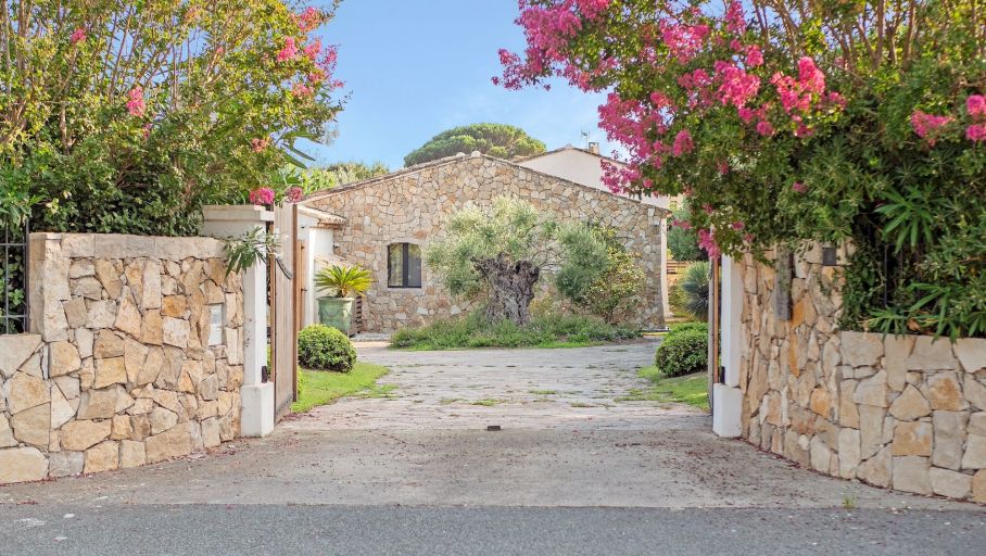 maison provençale 8 Pièces en vente sur GRIMAUD (83310)