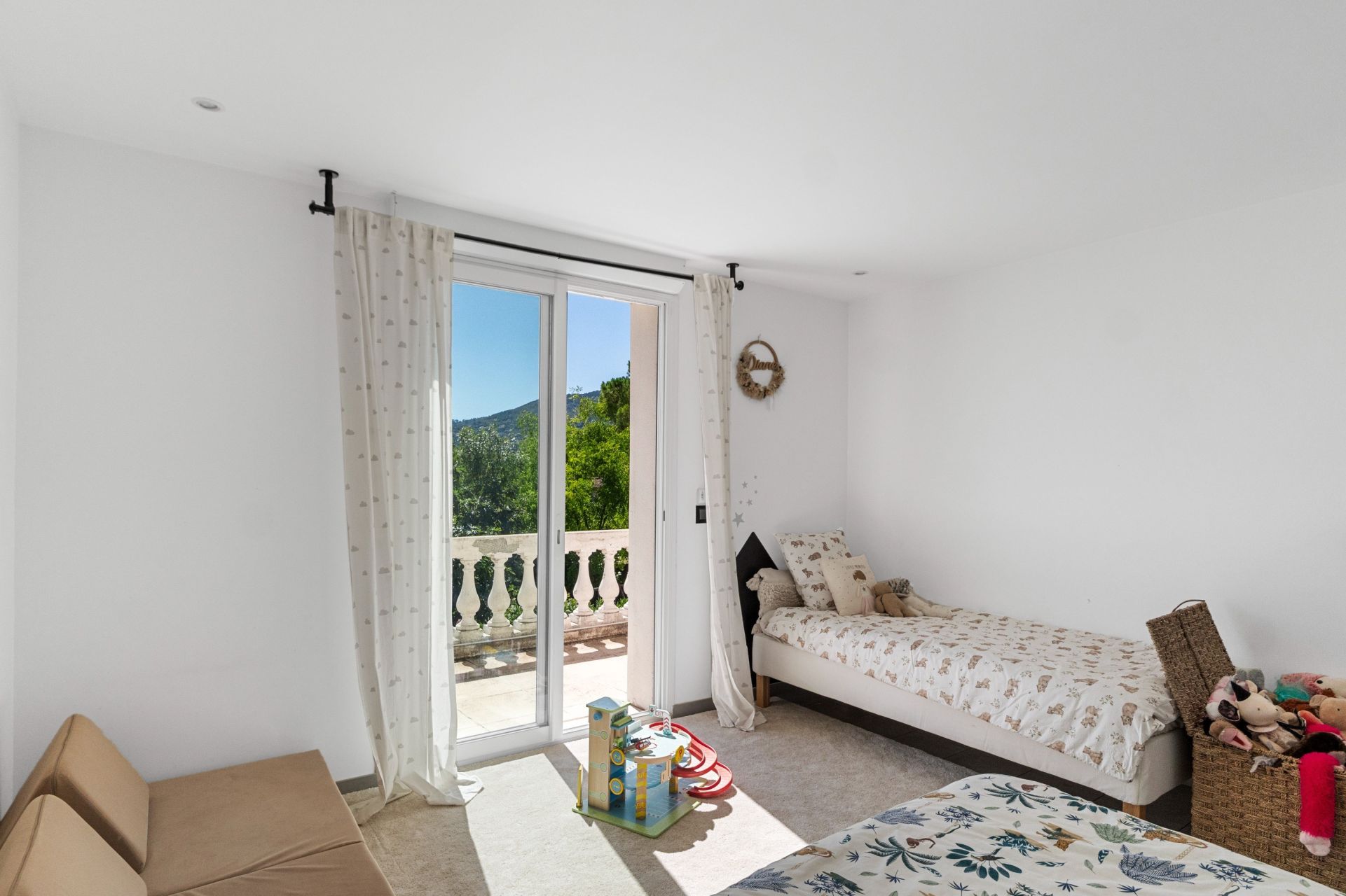 maison 7 Pièces en vente sur LA ROQUETTE SUR SIAGNE (06550)