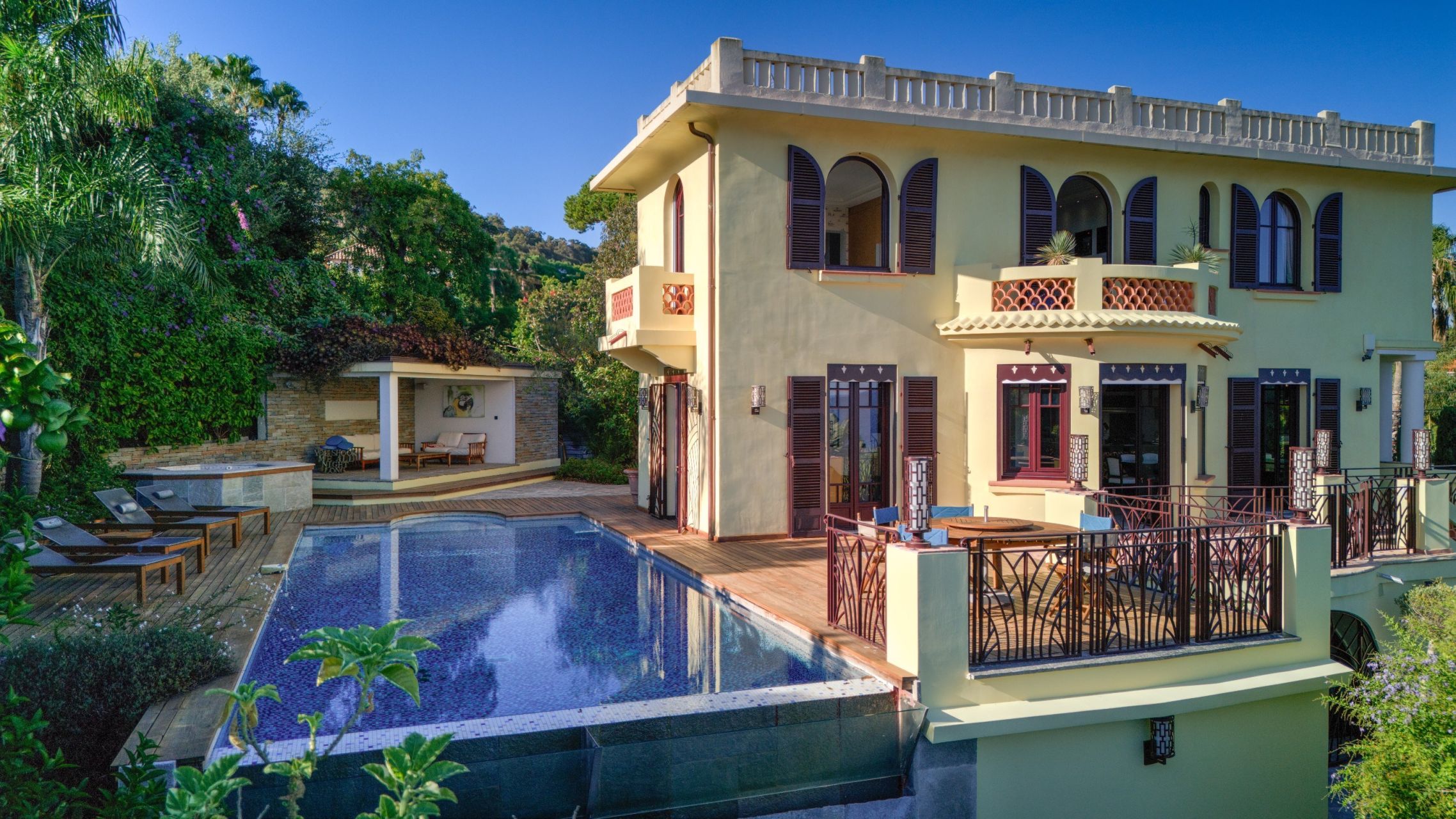 maison de maître 5 Pièces en vente sur VALLAURIS (06220)