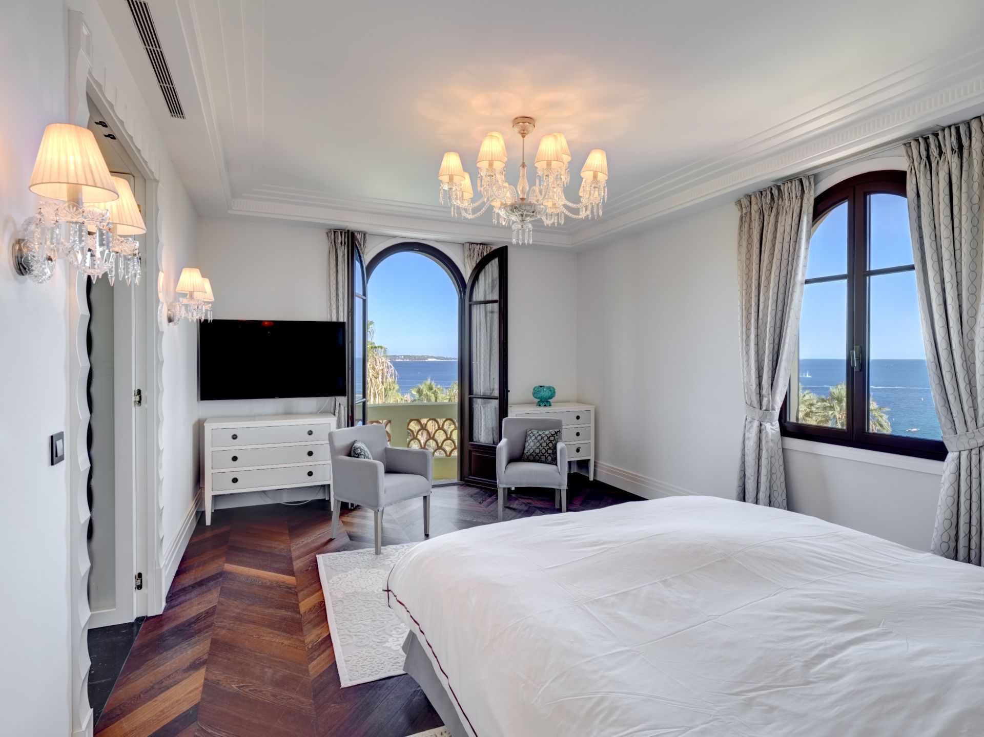 maison de maître 5 Pièces en vente sur VALLAURIS (06220)