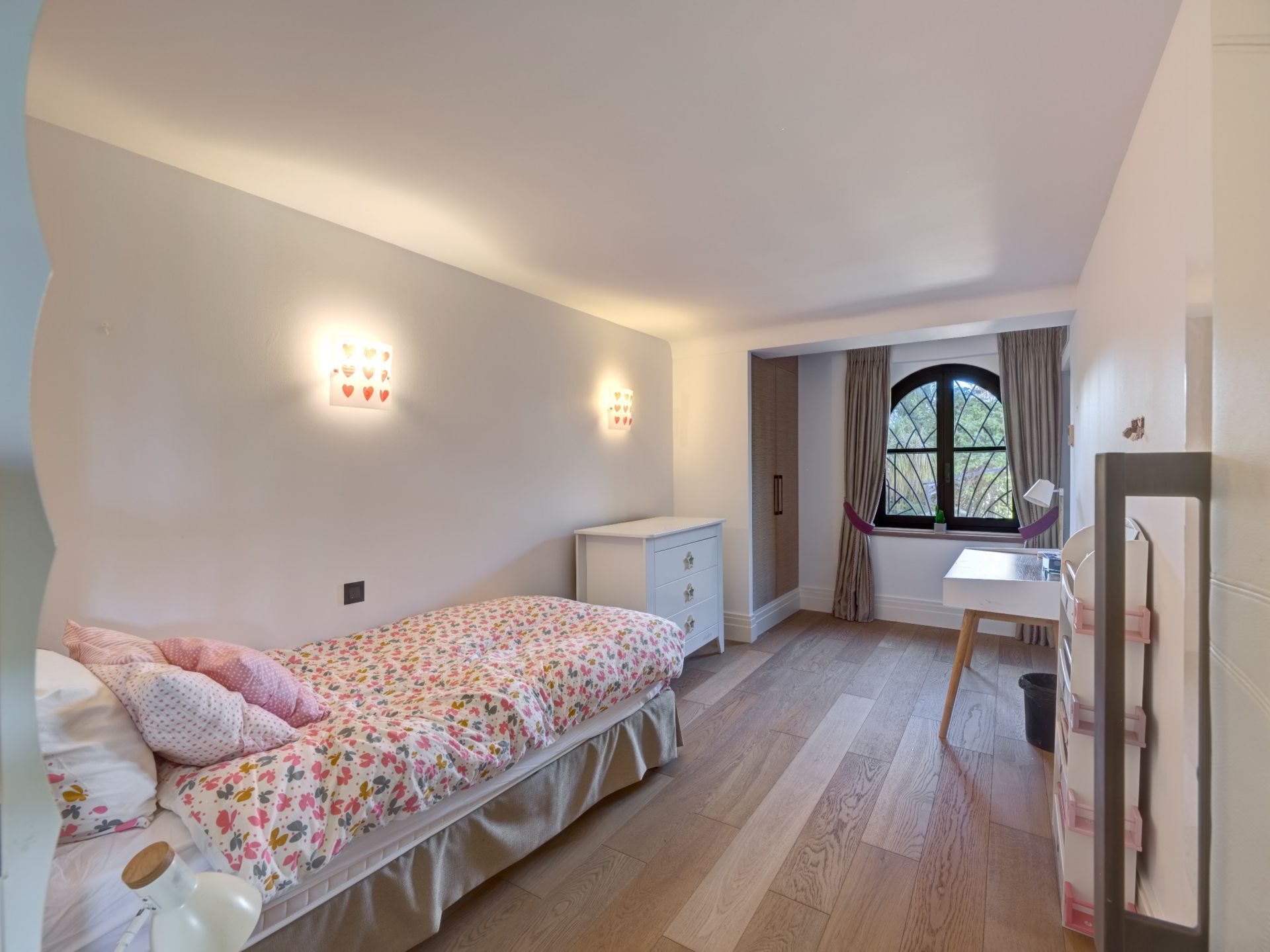 maison de maître 5 Pièces en vente sur VALLAURIS (06220)