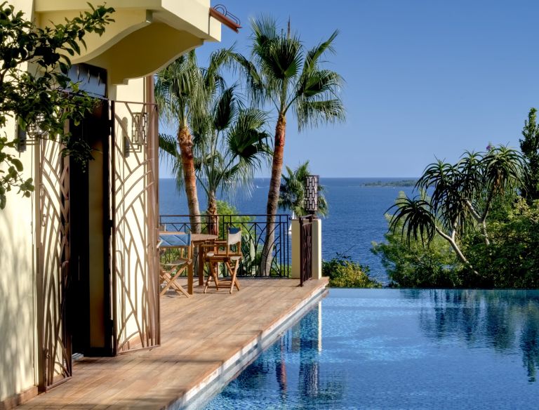 maison de maître 5 Pièces en vente sur VALLAURIS (06220)