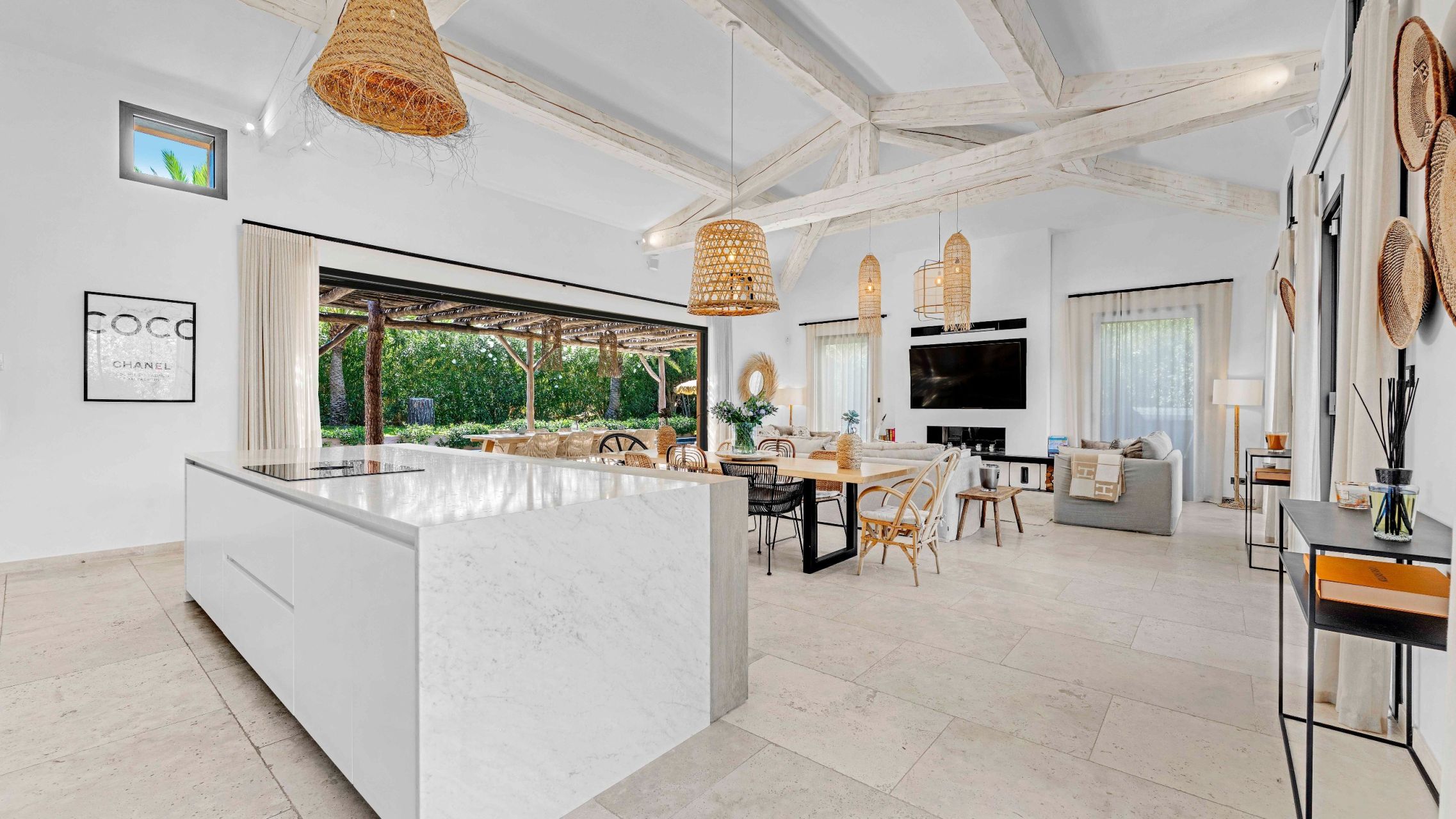 villa 6 Rooms for sale on ST TROPEZ (83990)