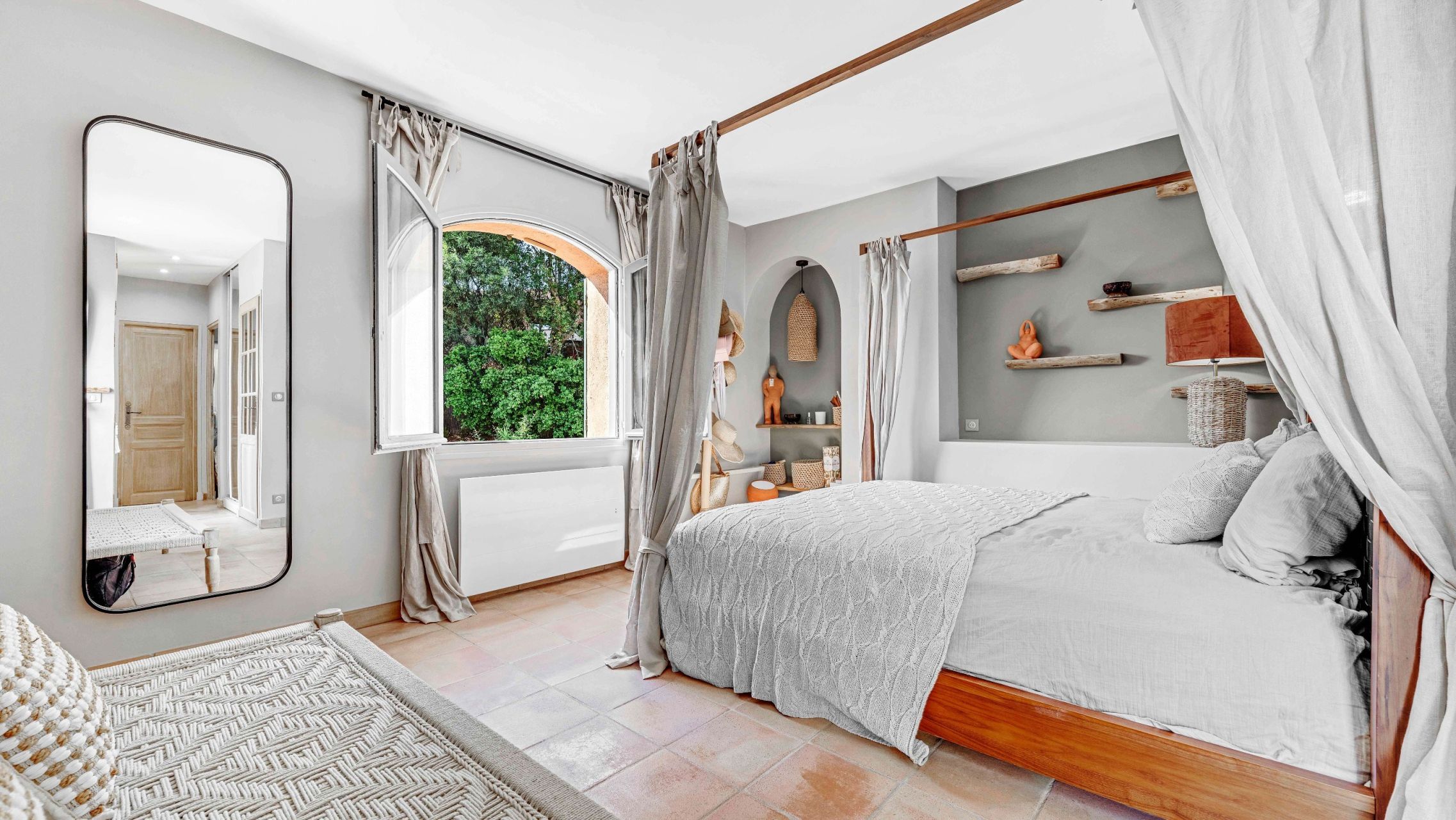provencal house 6 Rooms for sale on LA CROIX VALMER (83420)