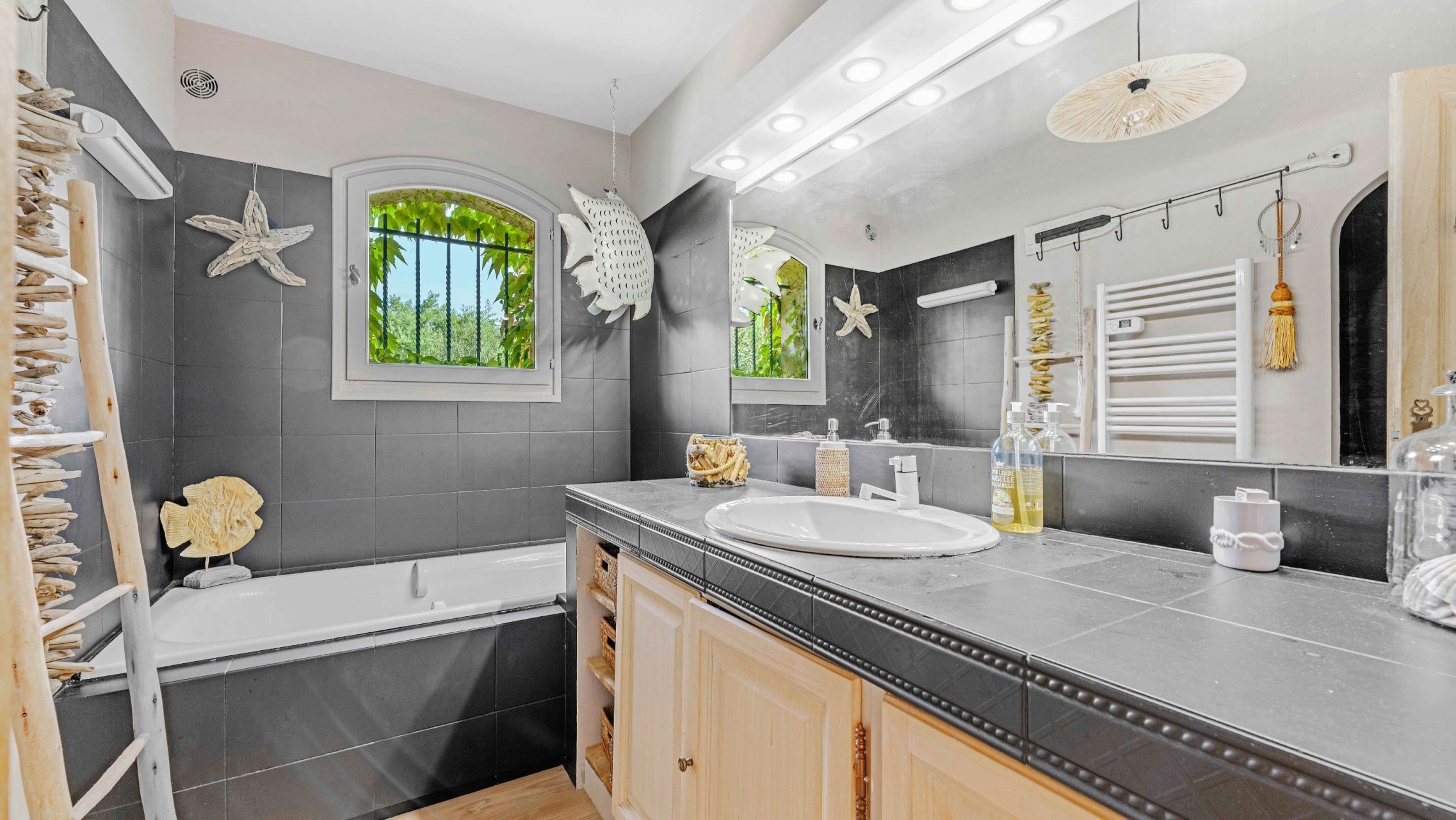 maison provençale 6 Pièces en vente sur LA CROIX VALMER (83420)