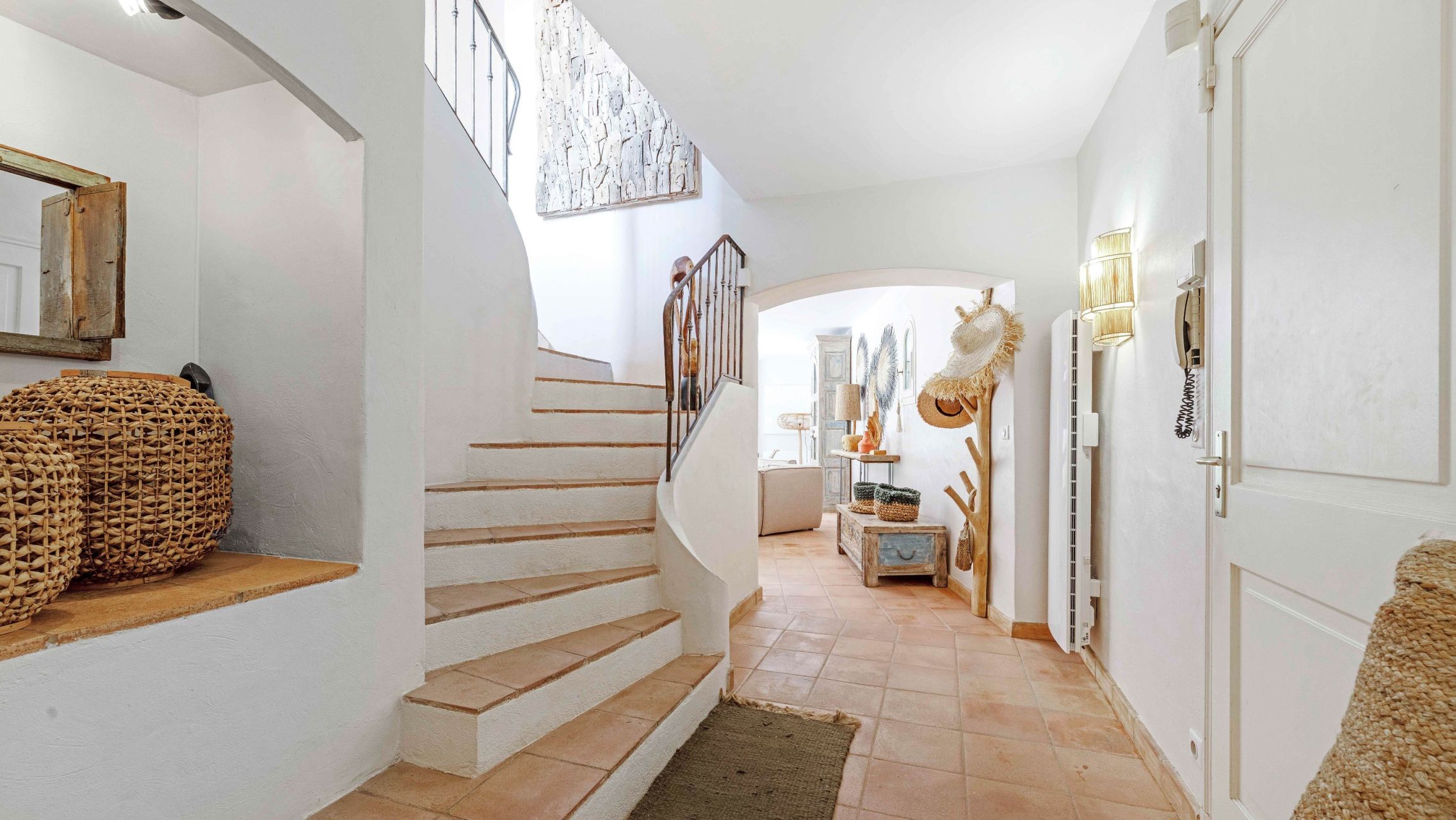 provencal house 6 Rooms for sale on LA CROIX VALMER (83420)