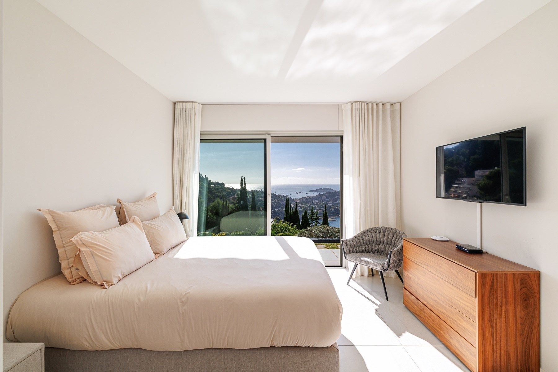 maison contemporaine 8 Pièces en vente sur VILLEFRANCHE SUR MER (06230)