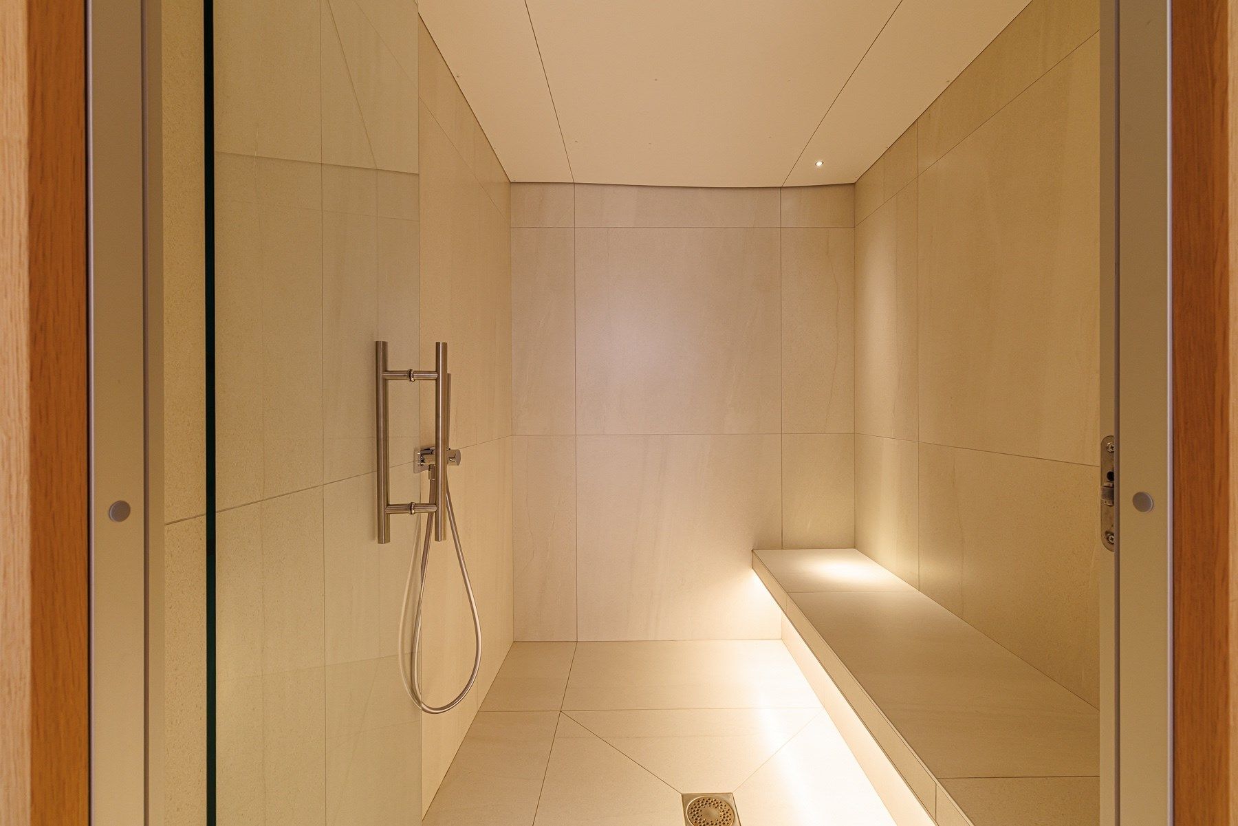 contemporary house 8 Rooms for sale on VILLEFRANCHE SUR MER (06230)