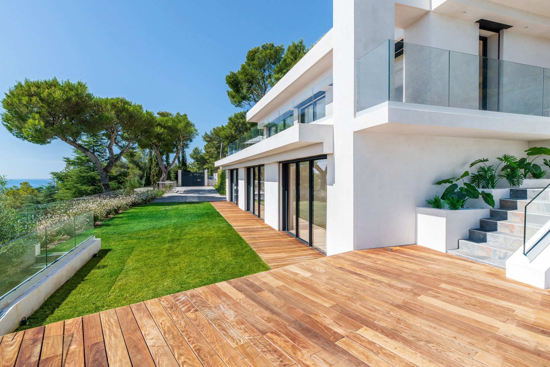 maison contemporaine 6 Pièces en vente sur ROQUEBRUNE CAP MARTIN (06190)