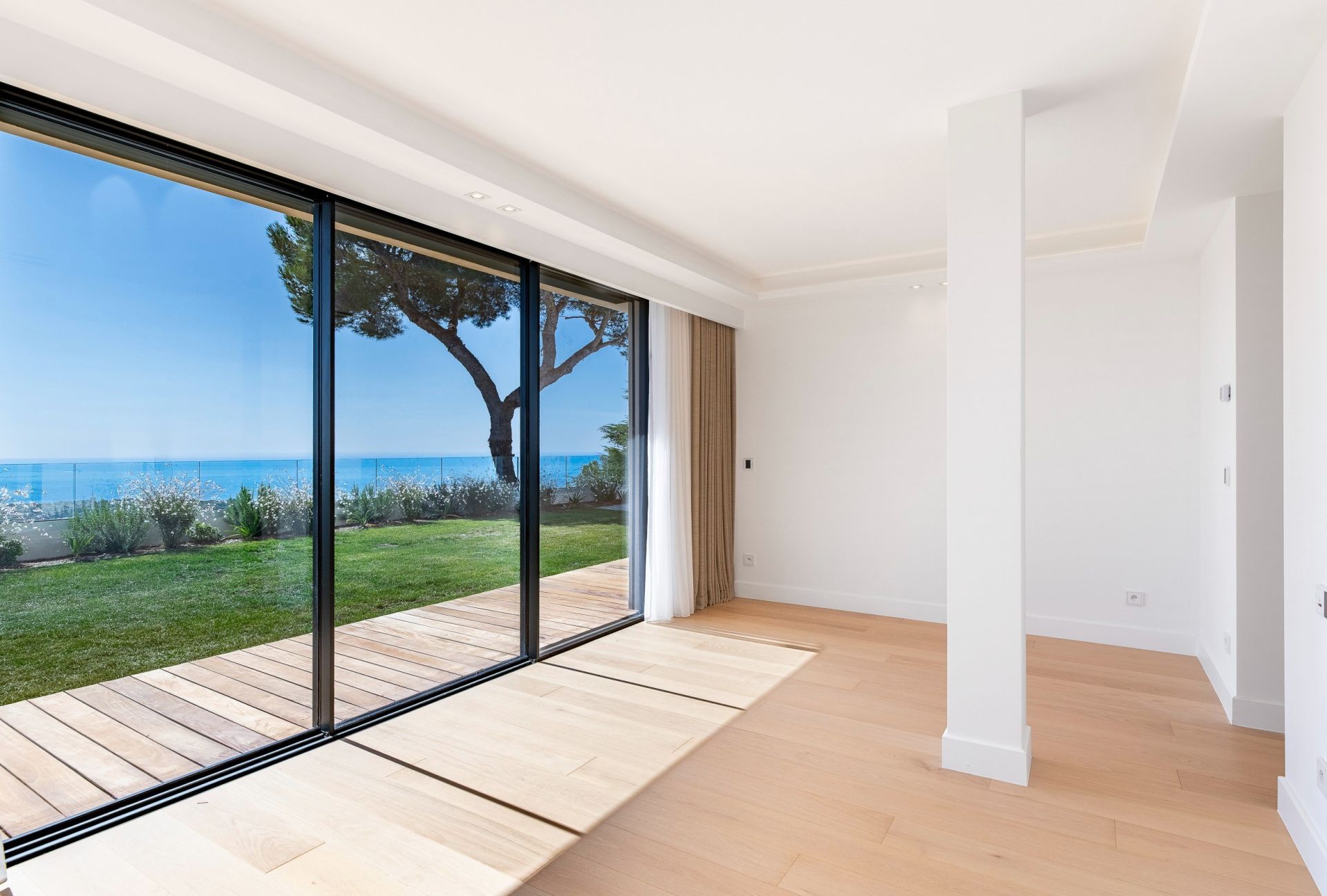 maison contemporaine 6 Pièces en vente sur ROQUEBRUNE CAP MARTIN (06190)