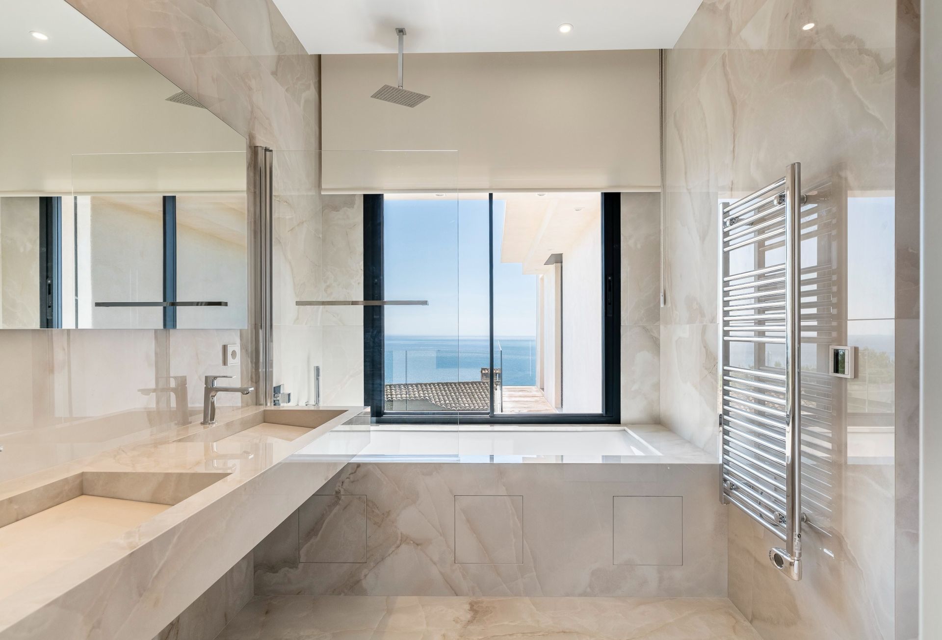 contemporary house 6 Rooms for sale on ROQUEBRUNE CAP MARTIN (06190)