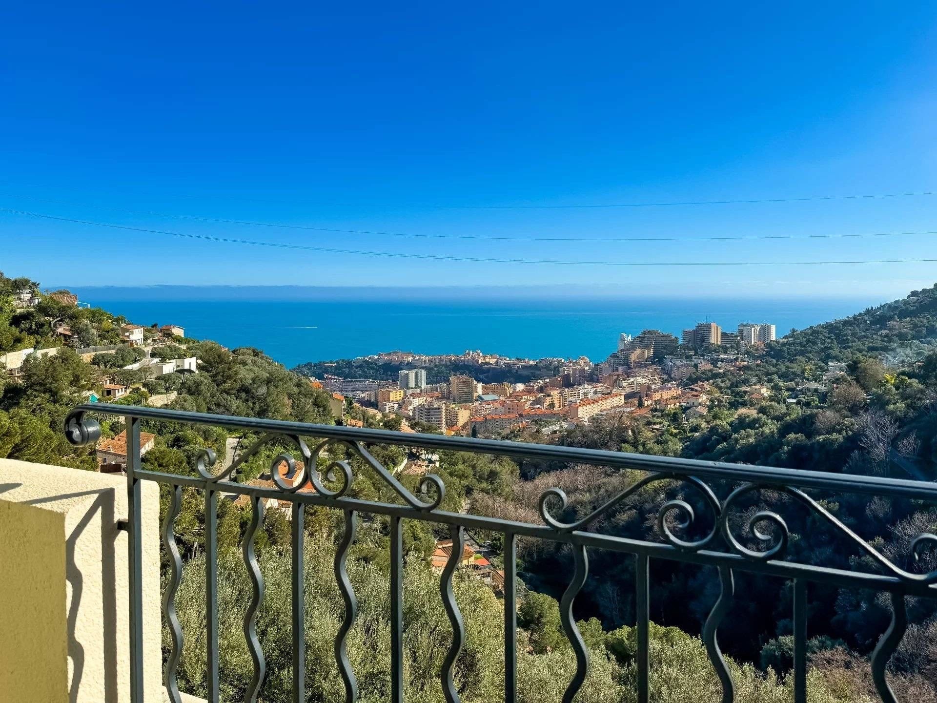 villa 4 Rooms for sale on LA TURBIE (06320)