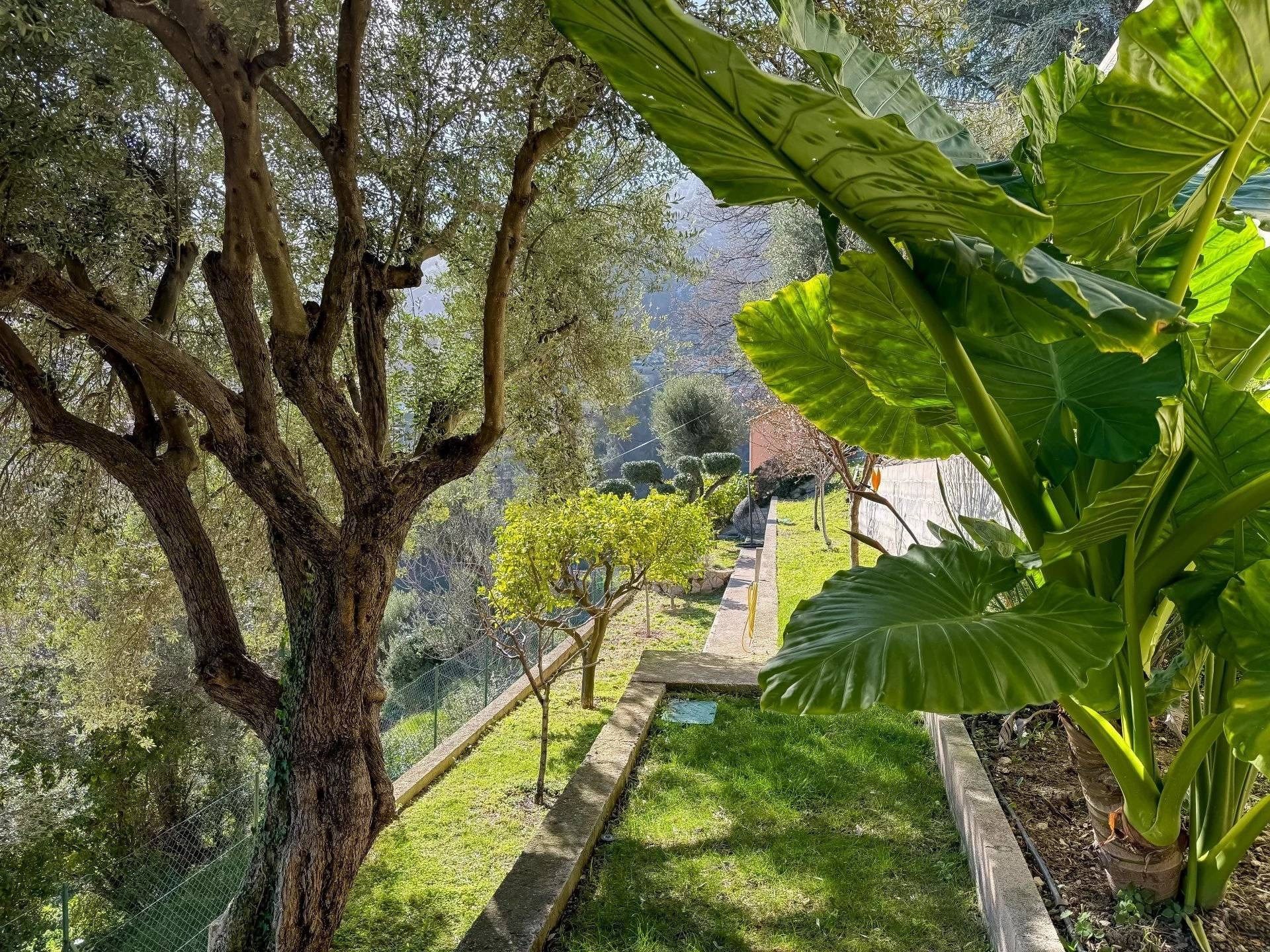 villa 4 Rooms for sale on LA TURBIE (06320)