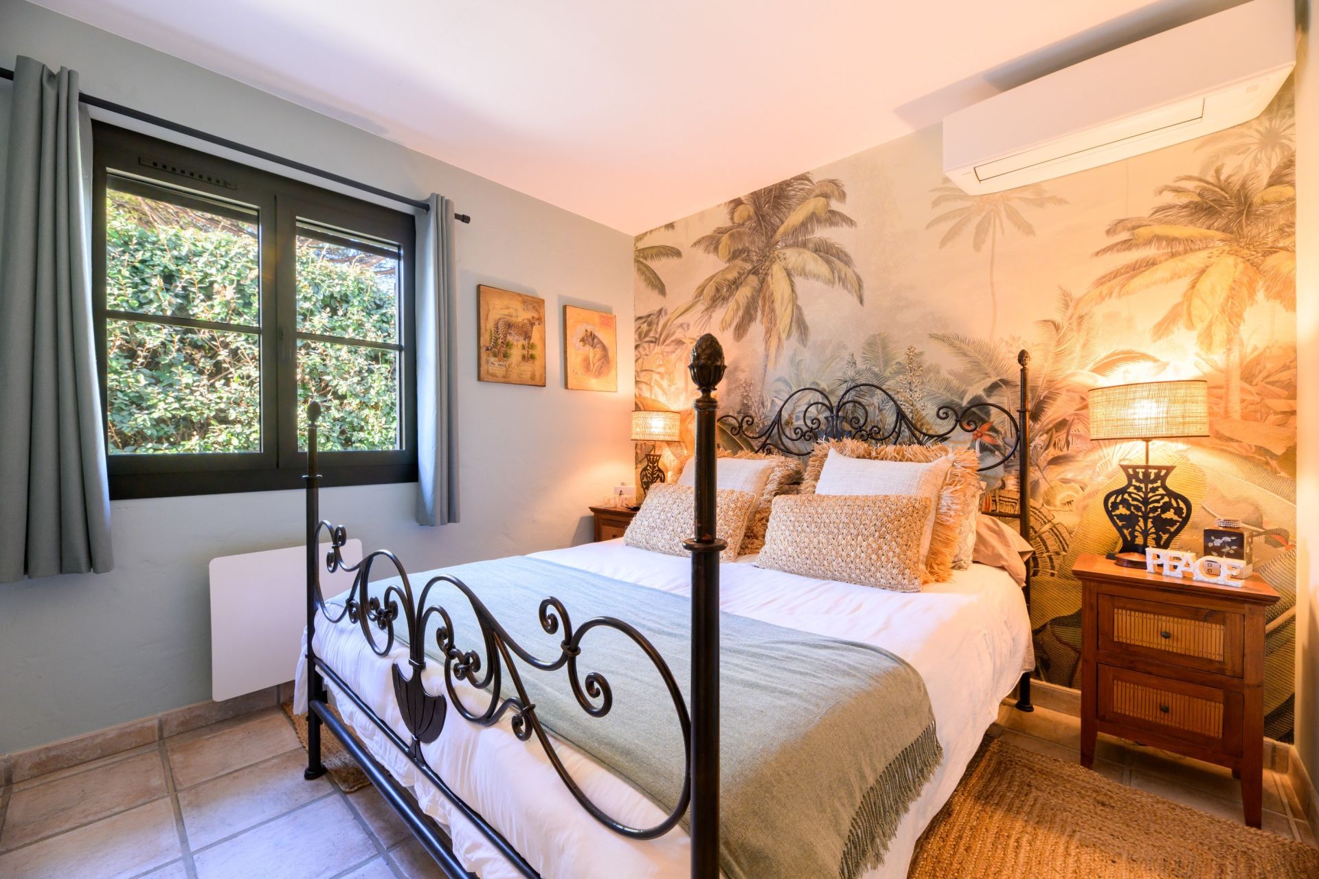 maison contemporaine 12 Pièces en vente sur STE MAXIME (83120)