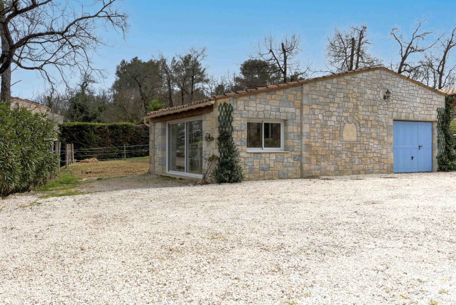 villa 6 Rooms for sale on FAYENCE (83440)