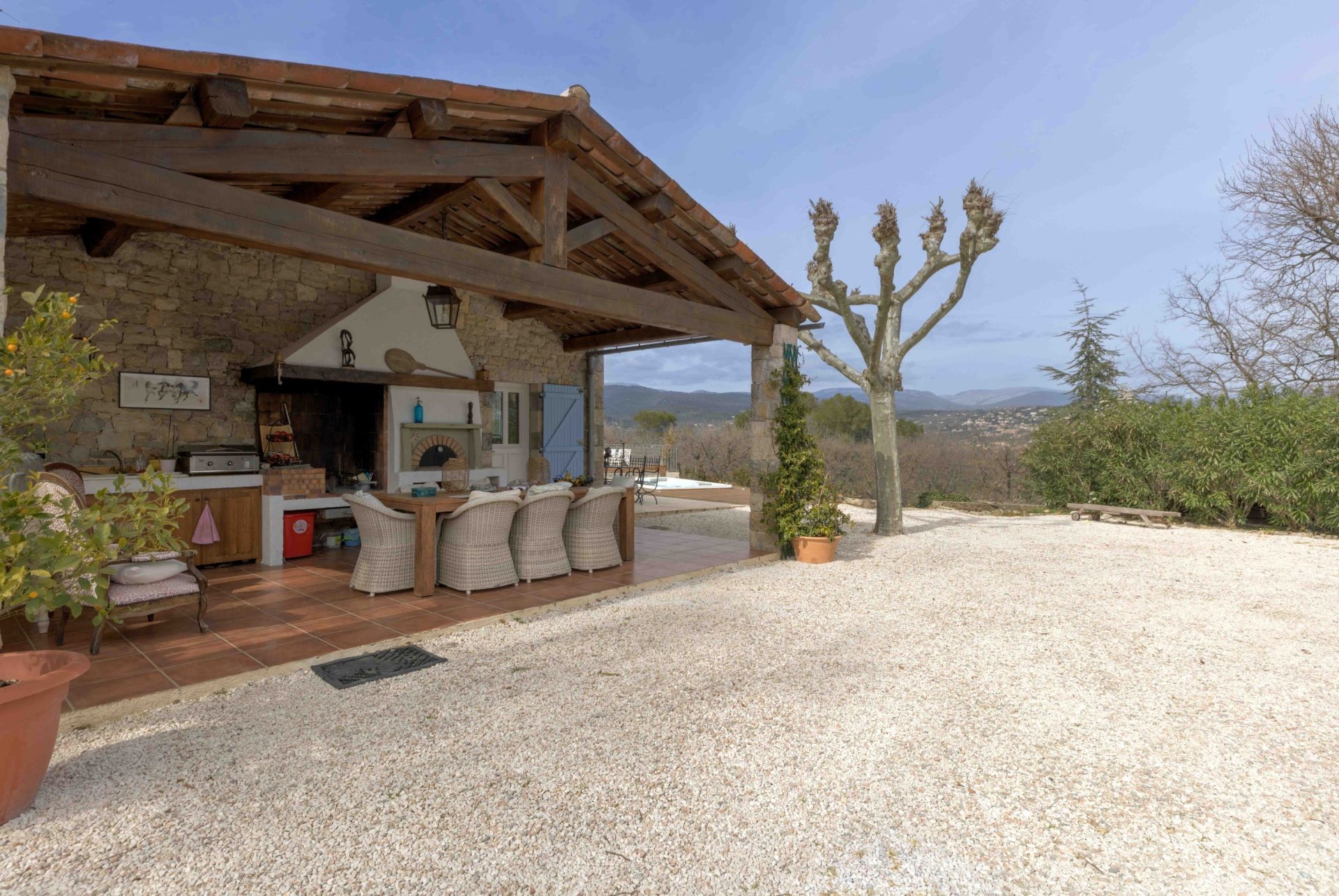 villa 6 Rooms for sale on FAYENCE (83440)