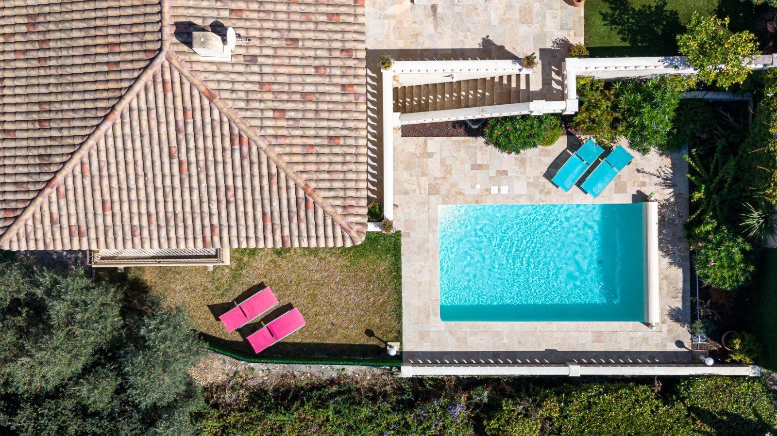 villa 7 Rooms for sale on CAGNES SUR MER (06800)