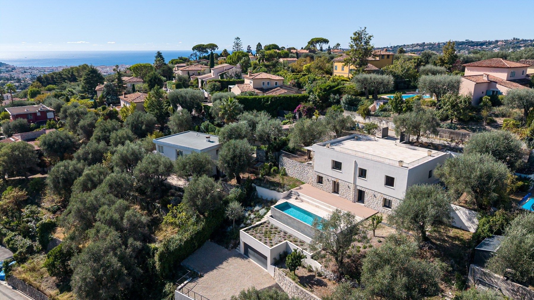 contemporary house 6 Rooms for sale on NICE (06000)