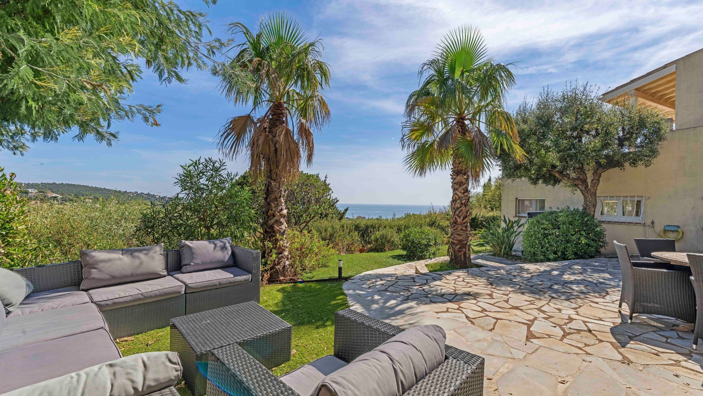 villa 7 Pièces en vente sur LES ISSAMBRES (83380)