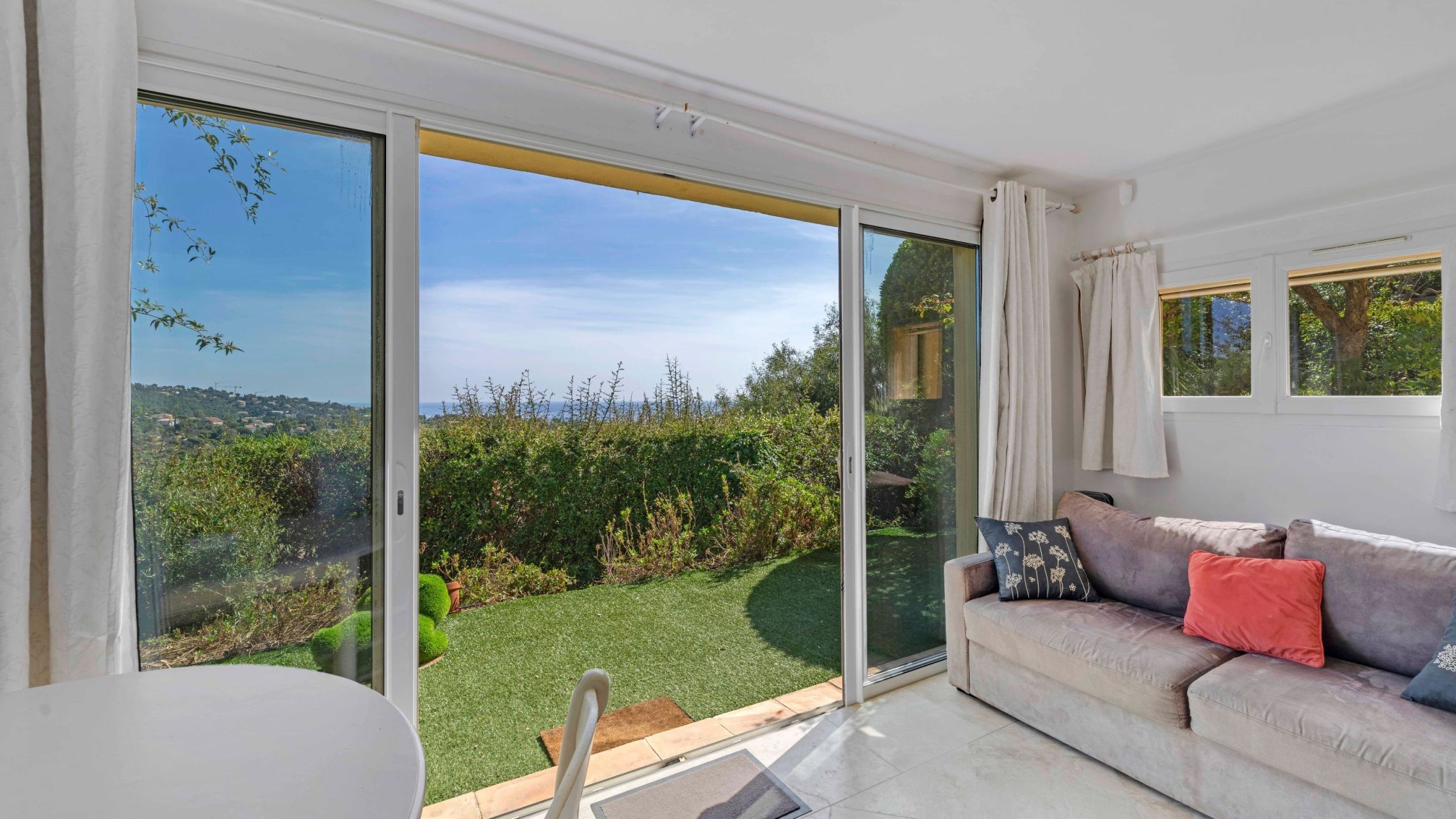 villa 7 Pièces en vente sur LES ISSAMBRES (83380)