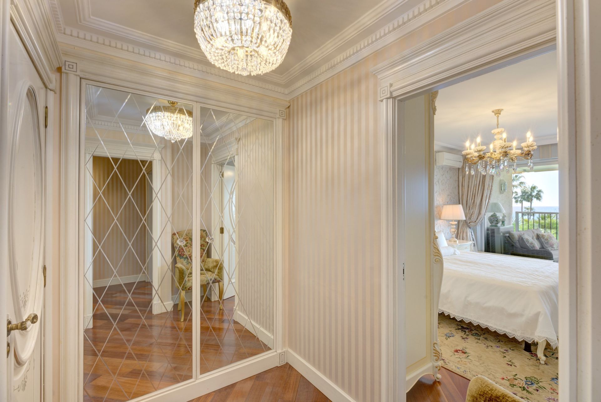 apartment 4 Rooms for sale on CANNES (06400)