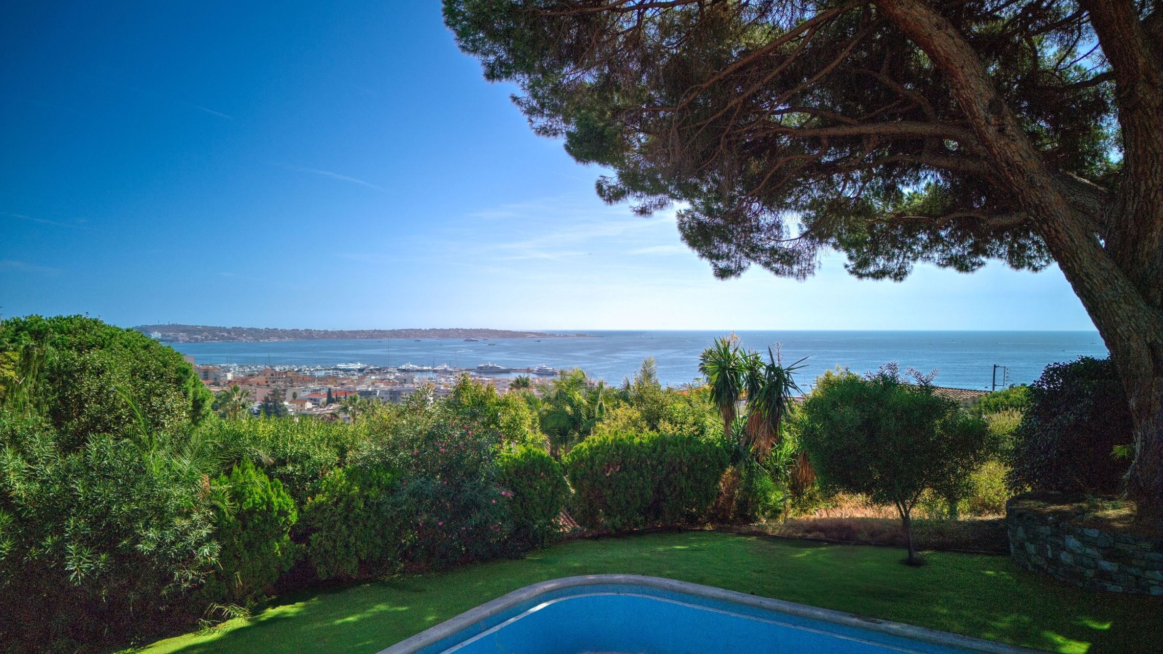 villa 7 Pièces en vente sur LE GOLFE JUAN (06220)