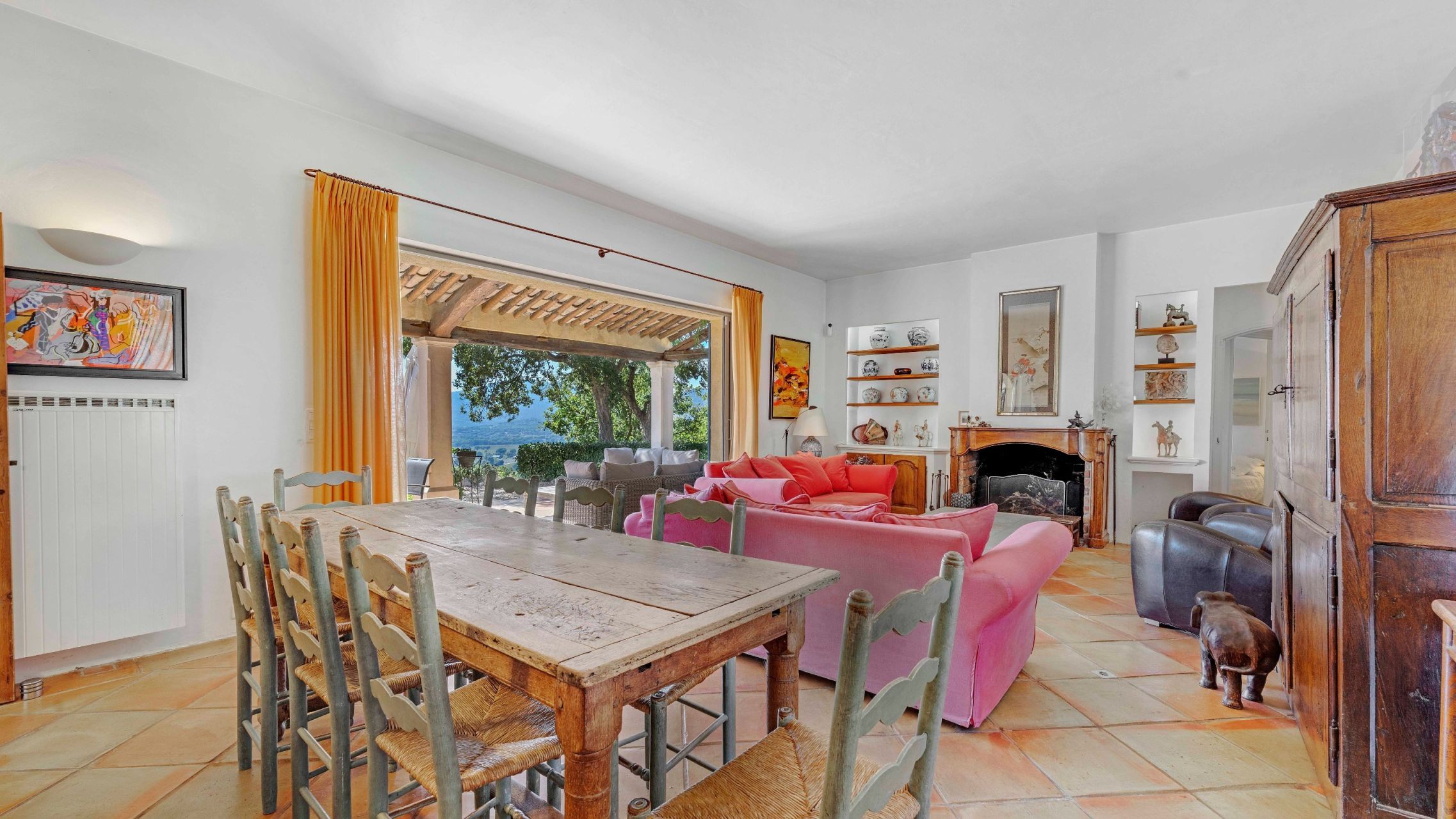 villa 10 Rooms for sale on LE PLAN DE LA TOUR (83120)