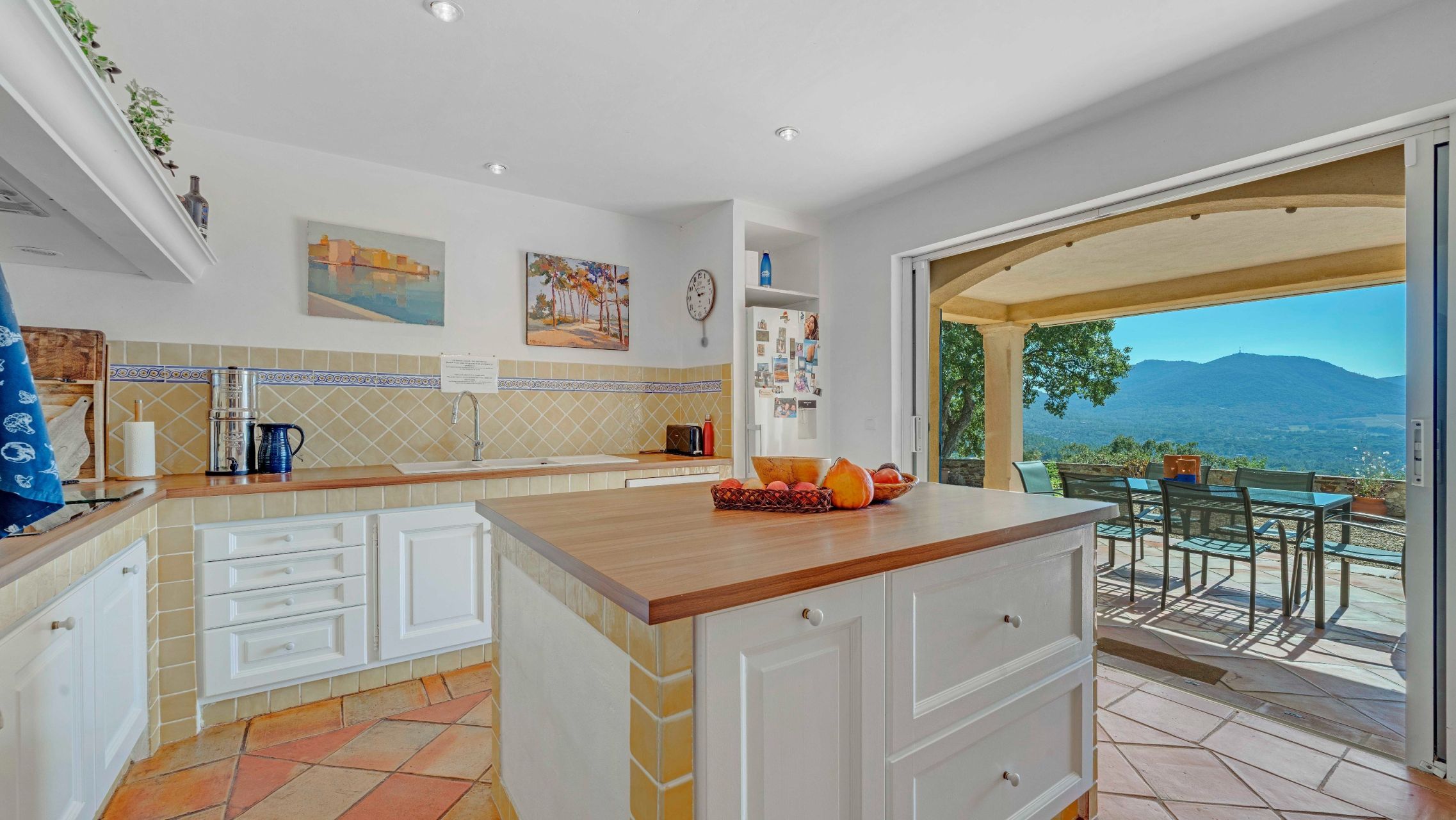 villa 10 Rooms for sale on LE PLAN DE LA TOUR (83120)