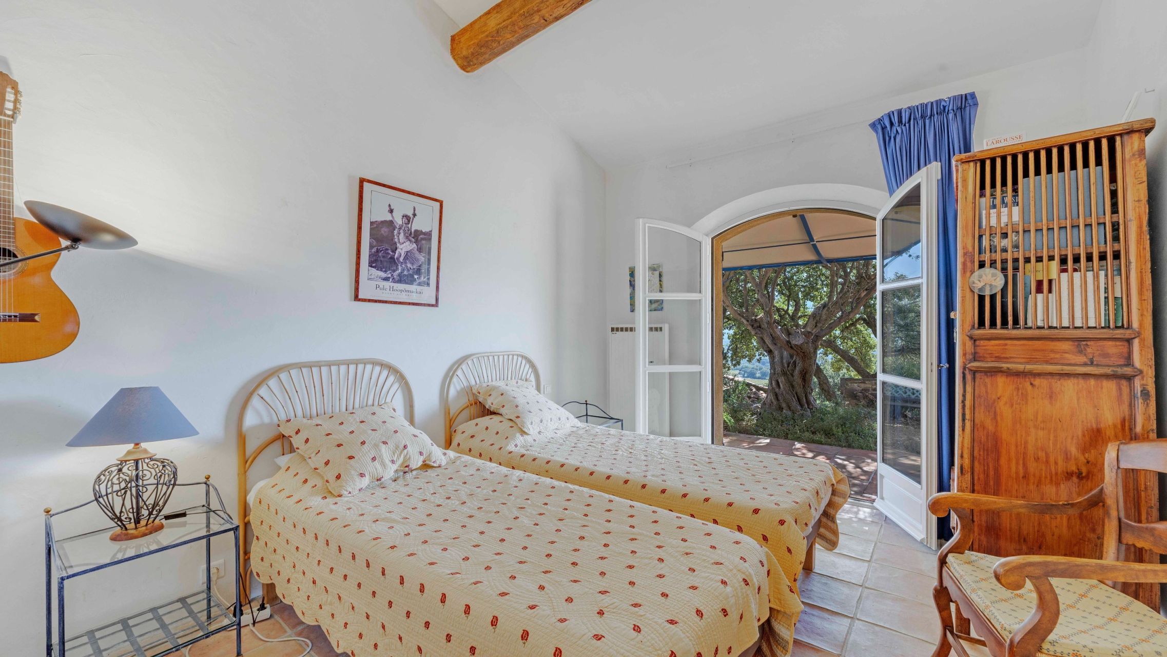 villa 10 Rooms for sale on LE PLAN DE LA TOUR (83120)