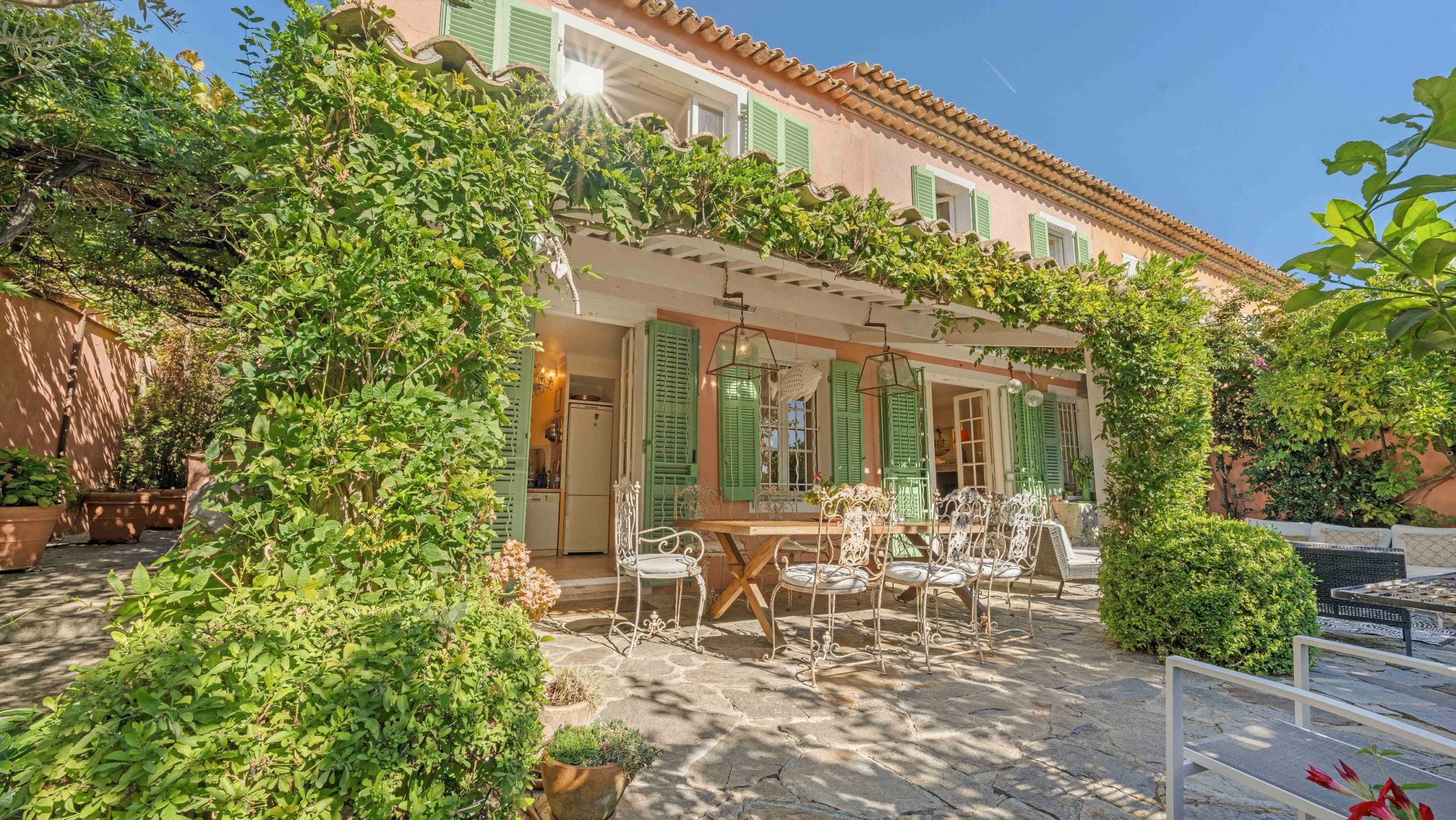 villa 9 Pièces en vente sur ST TROPEZ (83990)
