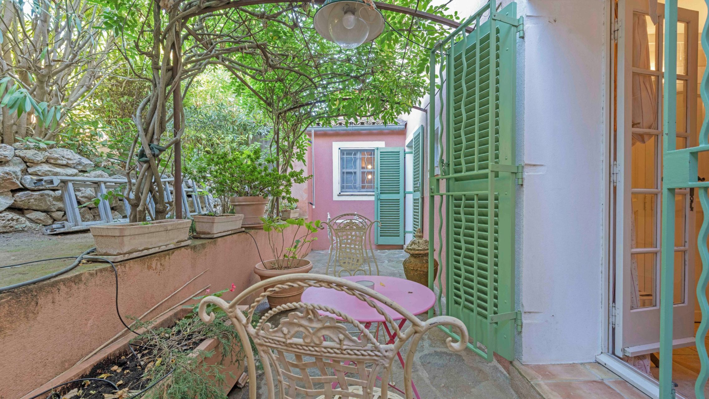 villa 9 Pièces en vente sur ST TROPEZ (83990)