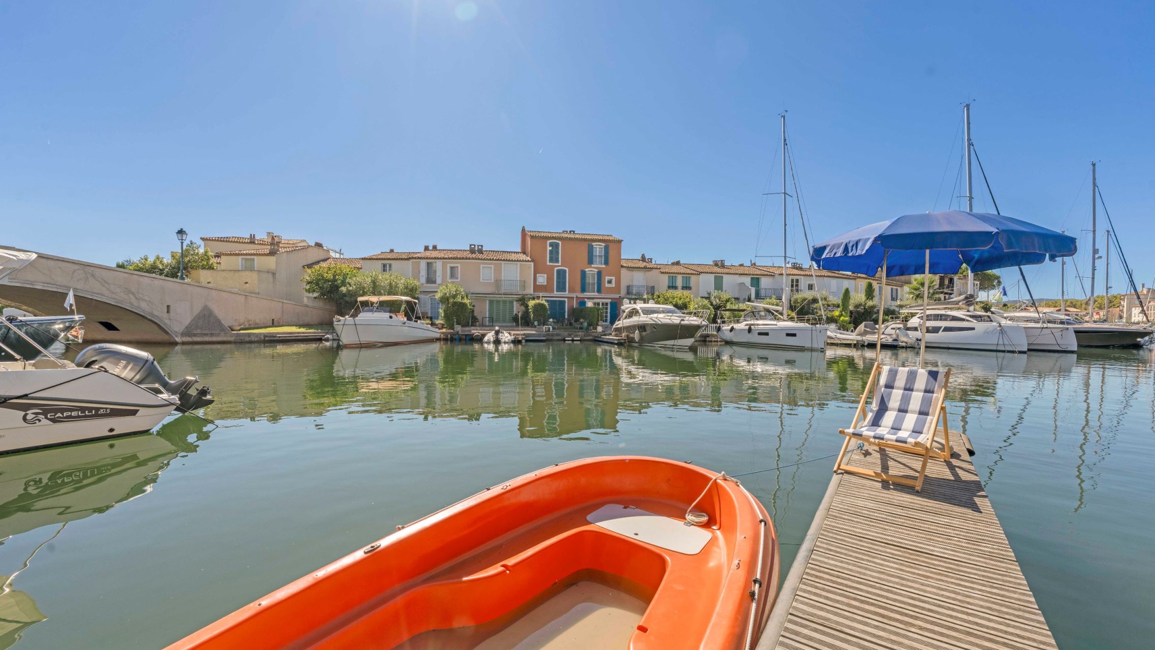 villa 5 Rooms for sale on PORT GRIMAUD (83310)