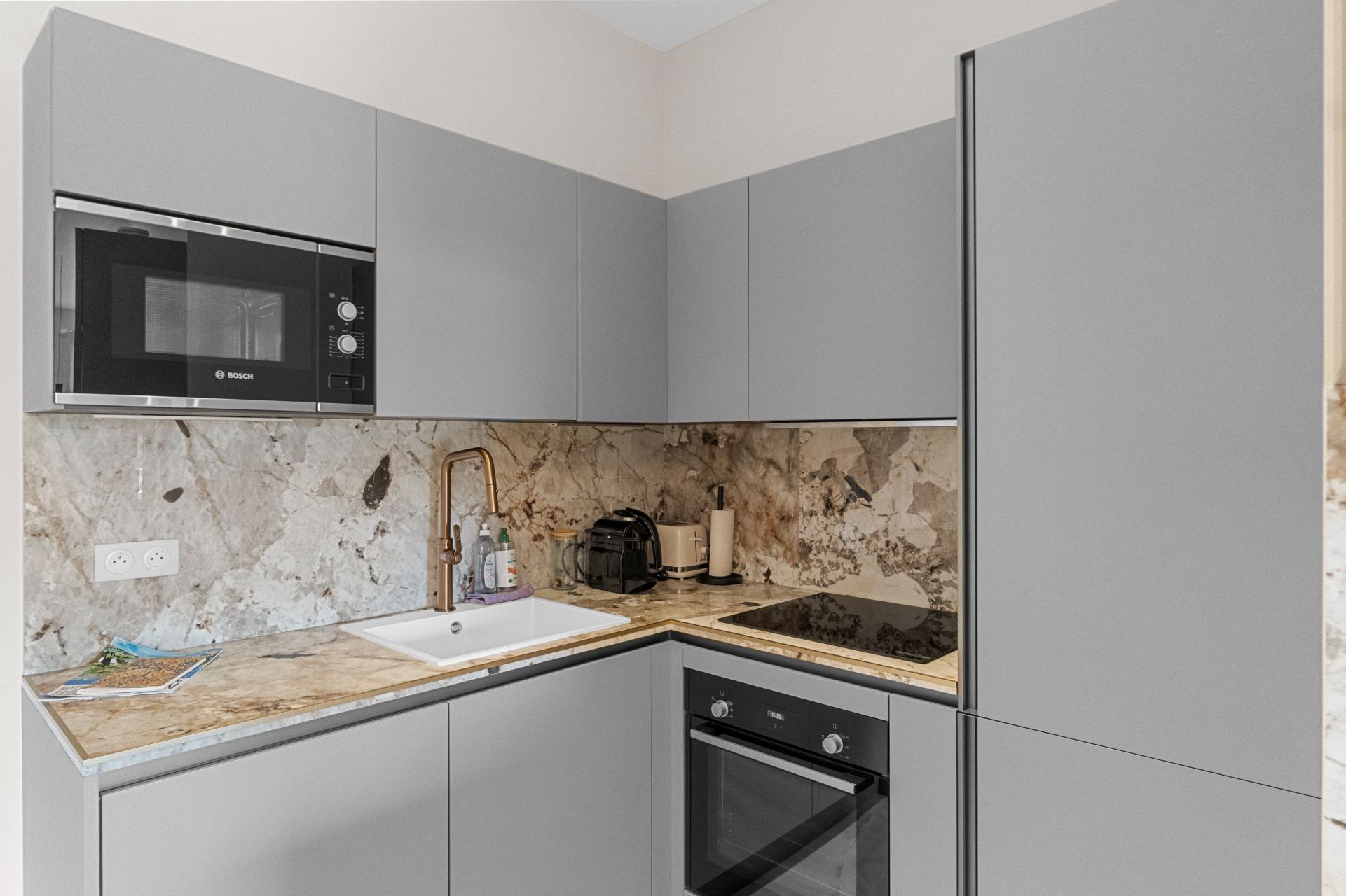 apartment 3 Rooms for sale on CANNES (06400)