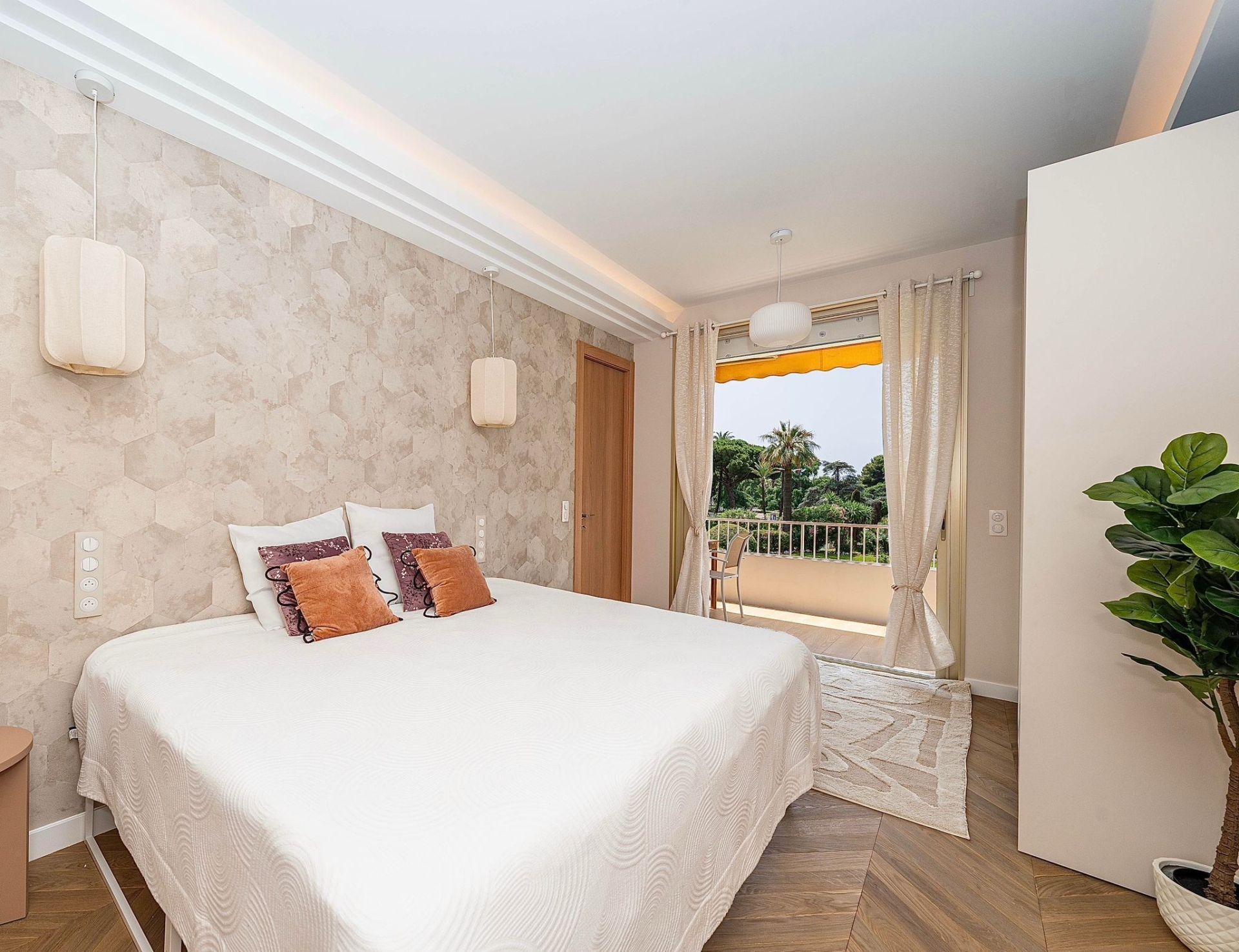 apartment 3 Rooms for sale on CANNES (06400)