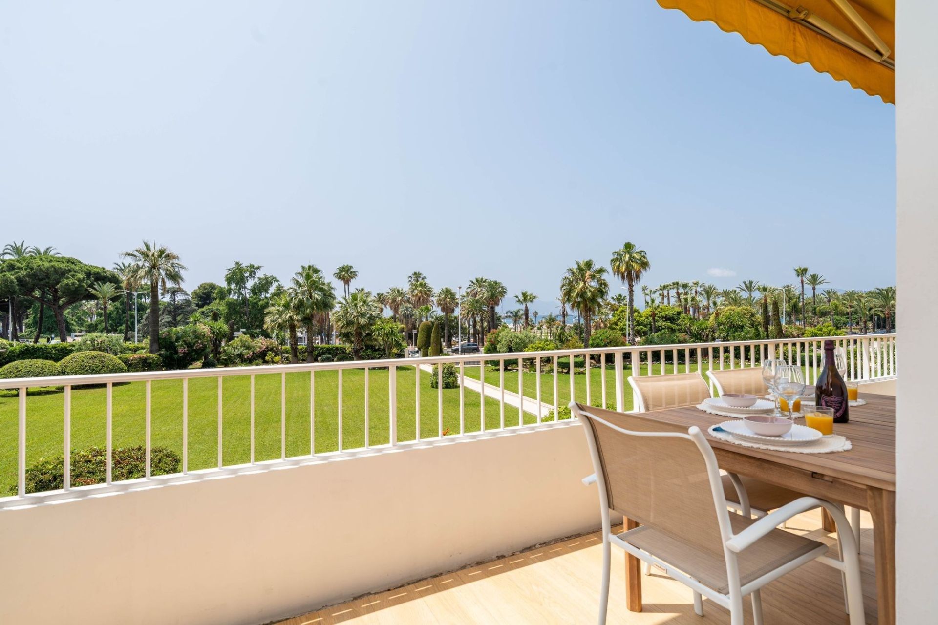 apartment 3 Rooms for sale on CANNES (06400)
