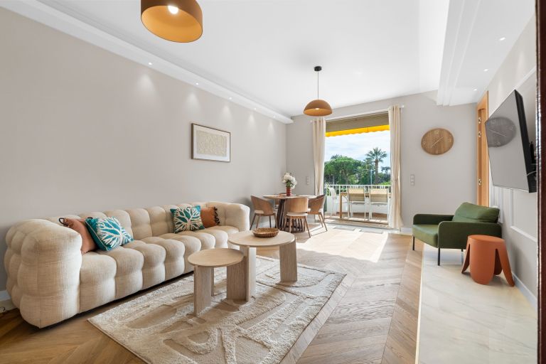 apartment 3 Rooms for sale on CANNES (06400)