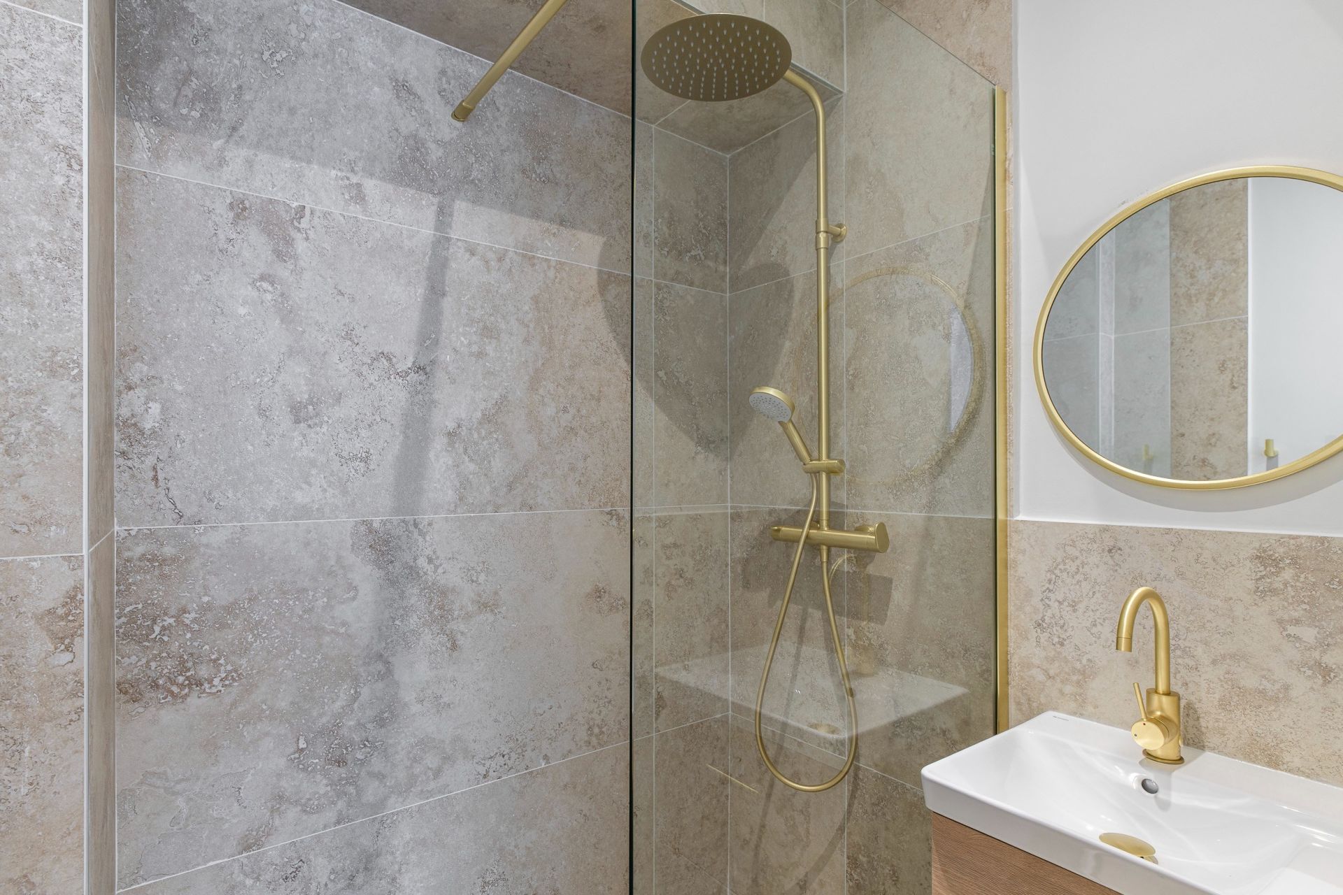 apartment 4 Rooms for sale on NICE (06000)