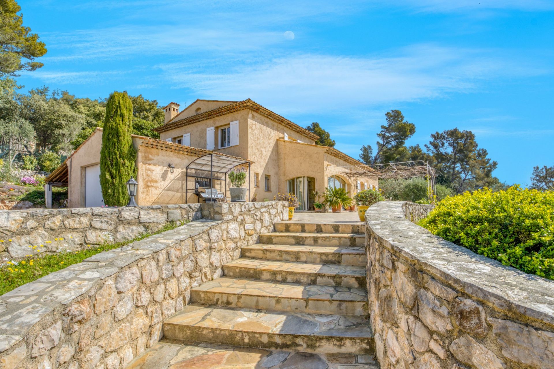 villa 5 Pièces en vente sur CABRIS (06530)