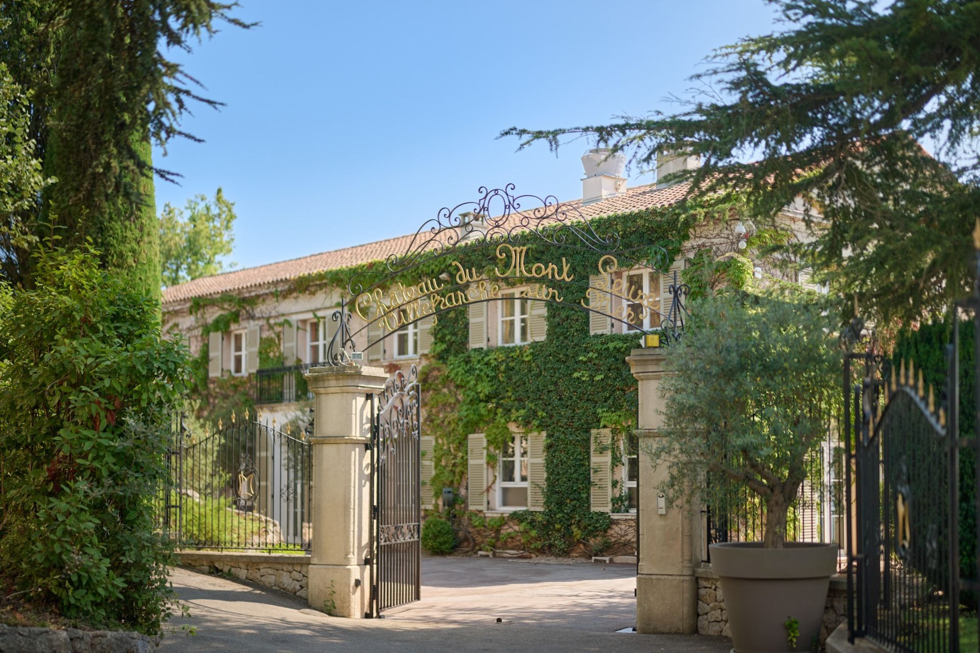 propriété 25 Pièces en vente sur VILLEFRANCHE SUR MER (06230)