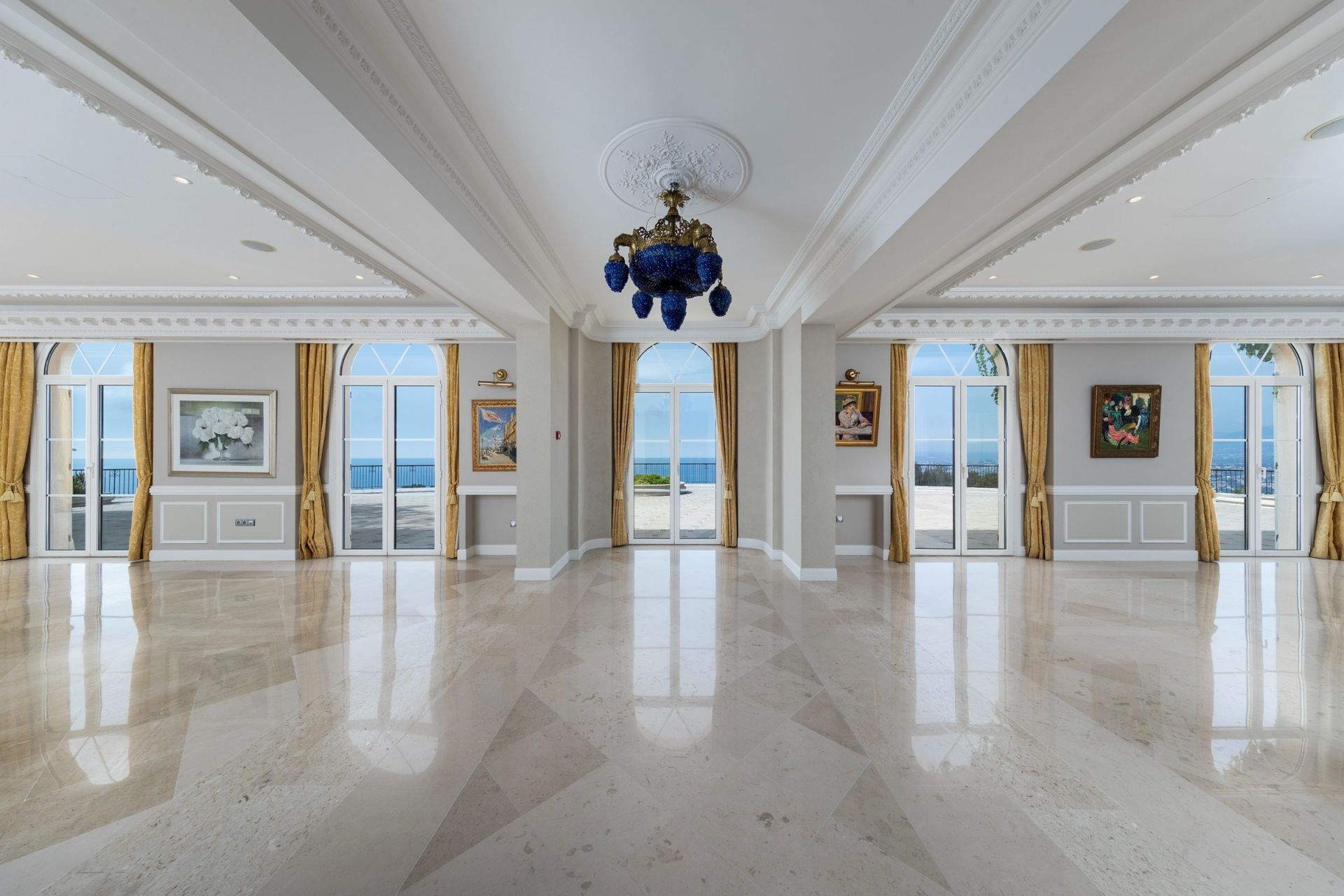 propriété 25 Pièces en vente sur VILLEFRANCHE SUR MER (06230)