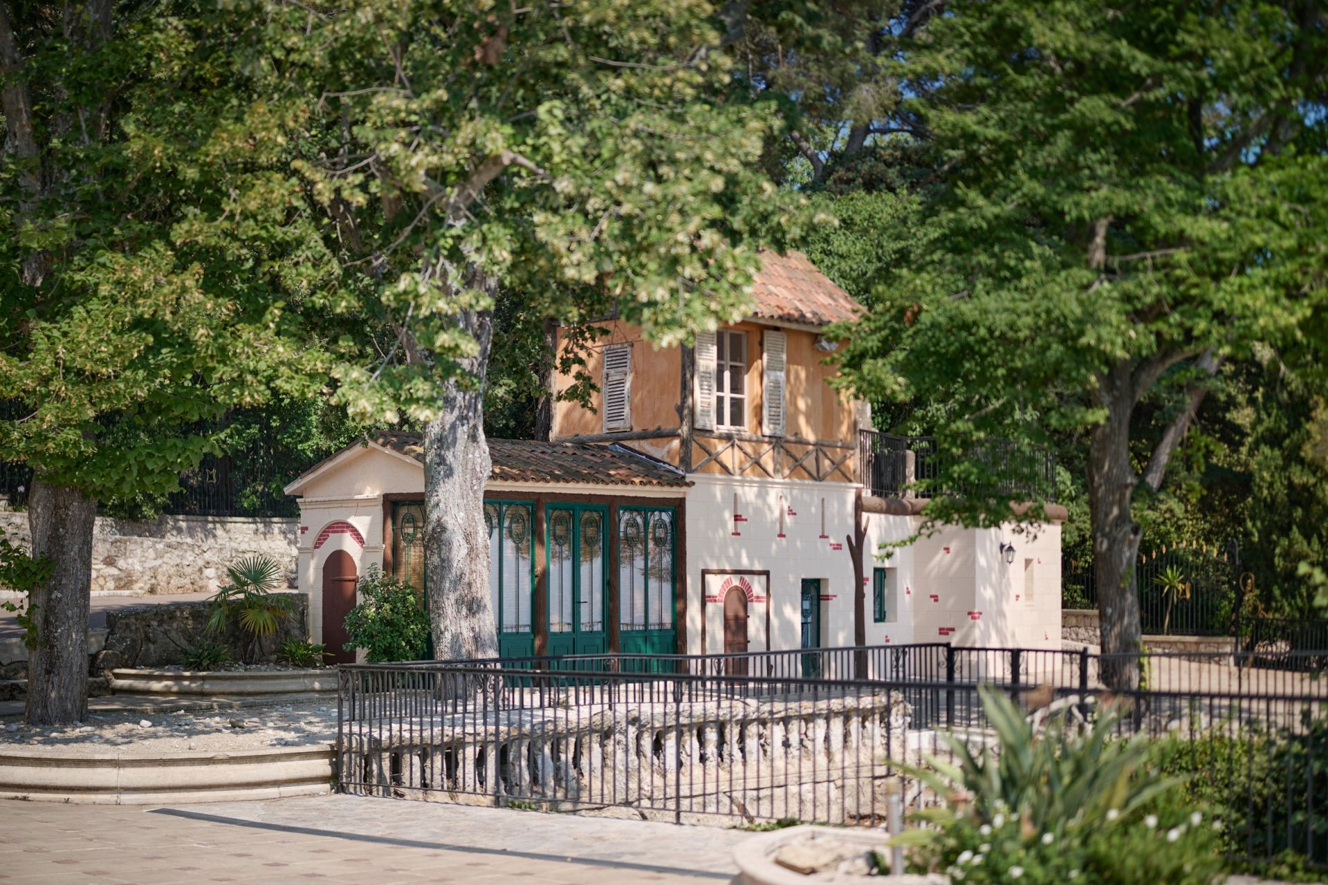 propriété 25 Pièces en vente sur VILLEFRANCHE SUR MER (06230)