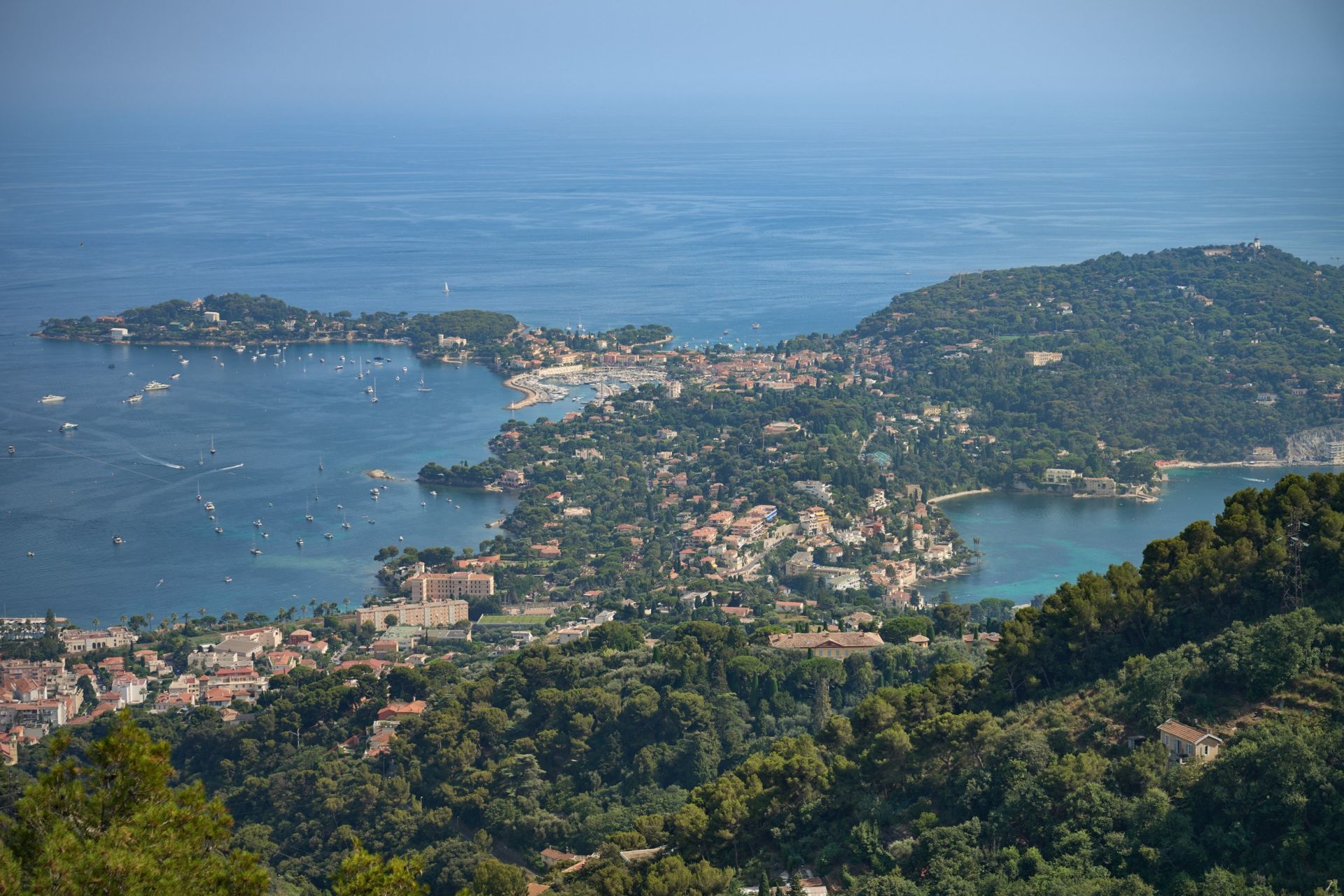 propriété 25 Pièces en vente sur VILLEFRANCHE SUR MER (06230)