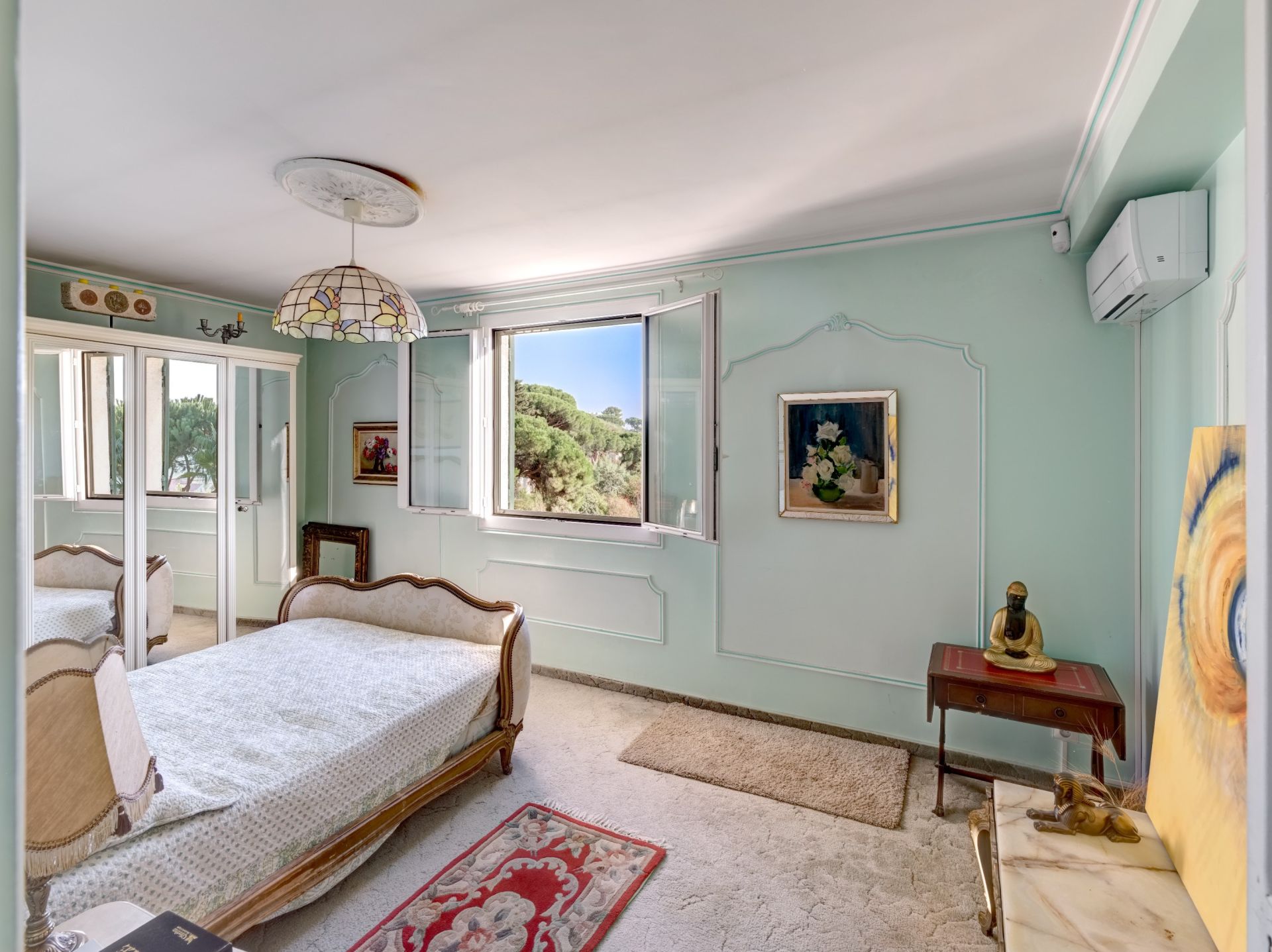 villa 8 Rooms for sale on CANNES (06150)