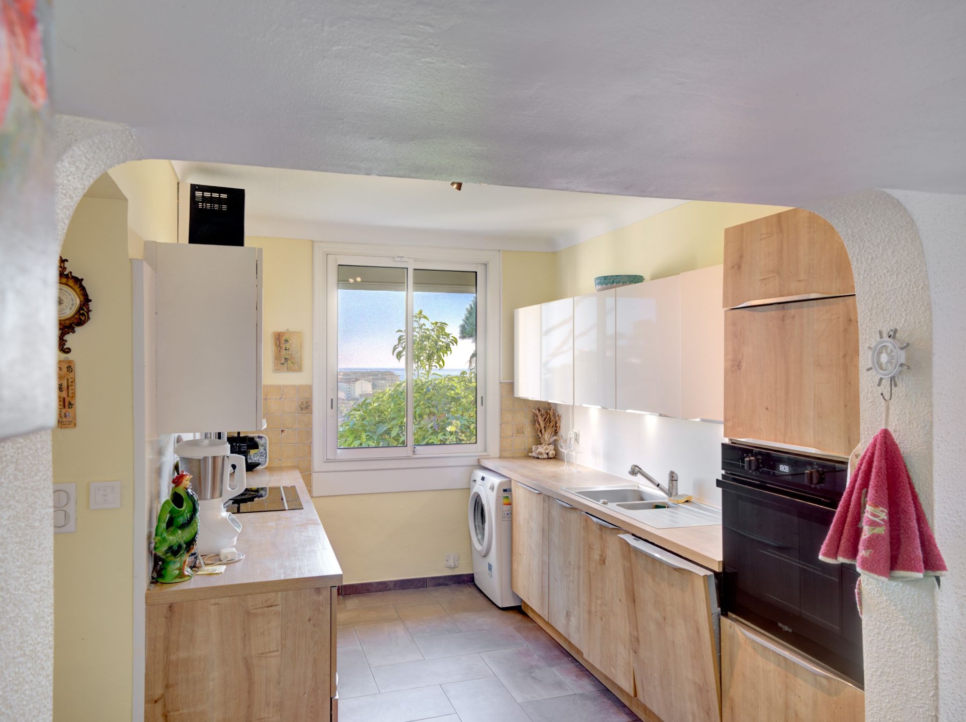 villa 8 Rooms for sale on CANNES (06150)