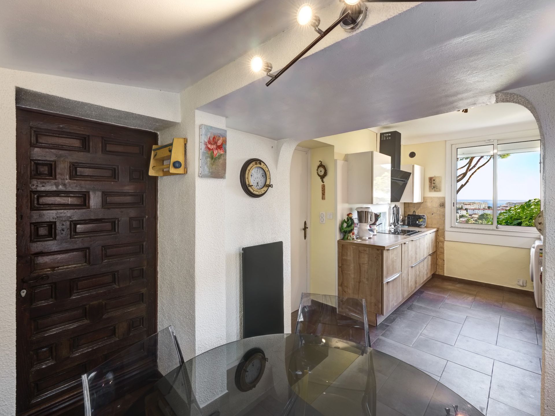 villa 8 Rooms for sale on CANNES (06150)