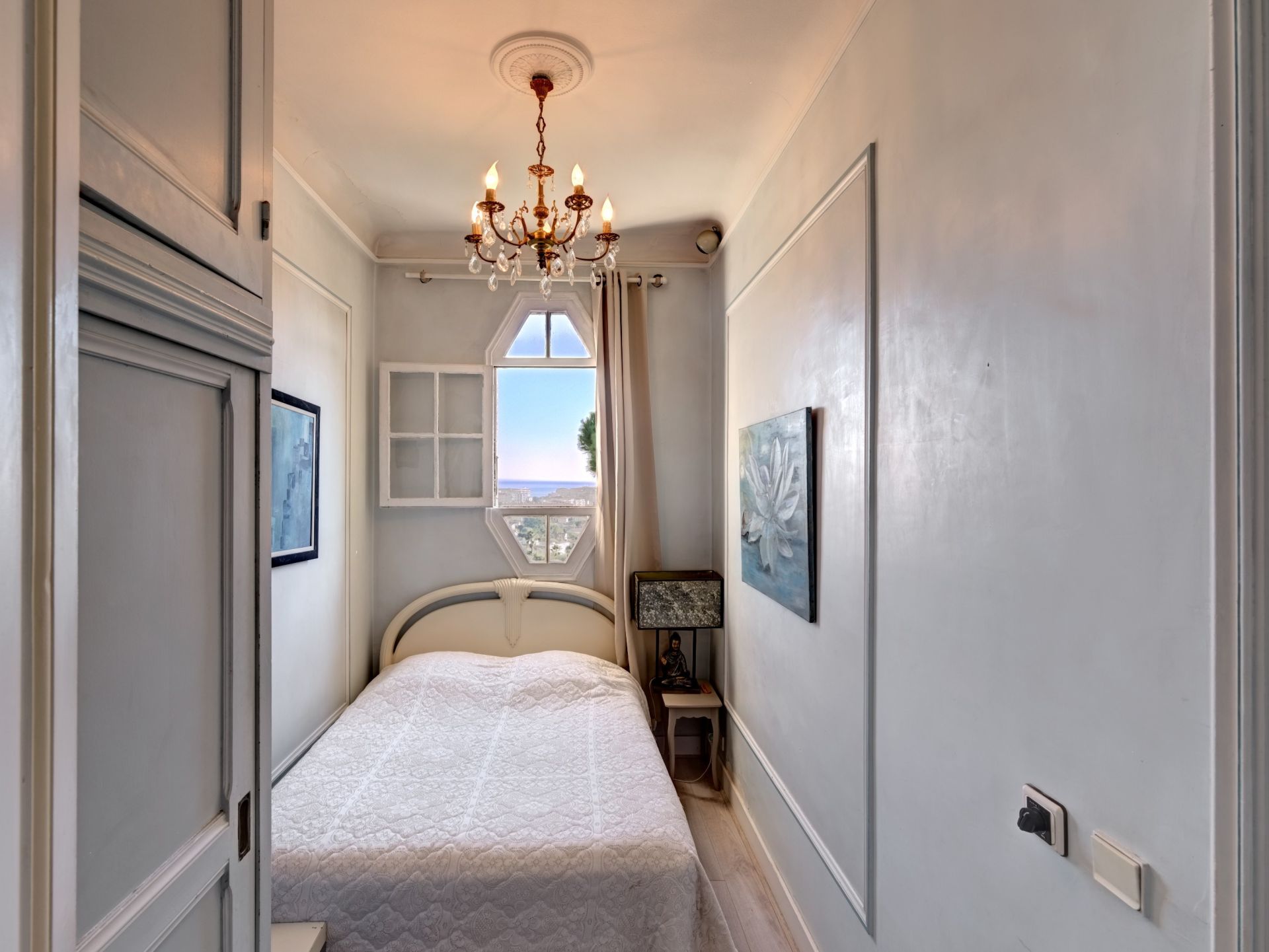 villa 8 Rooms for sale on CANNES (06150)