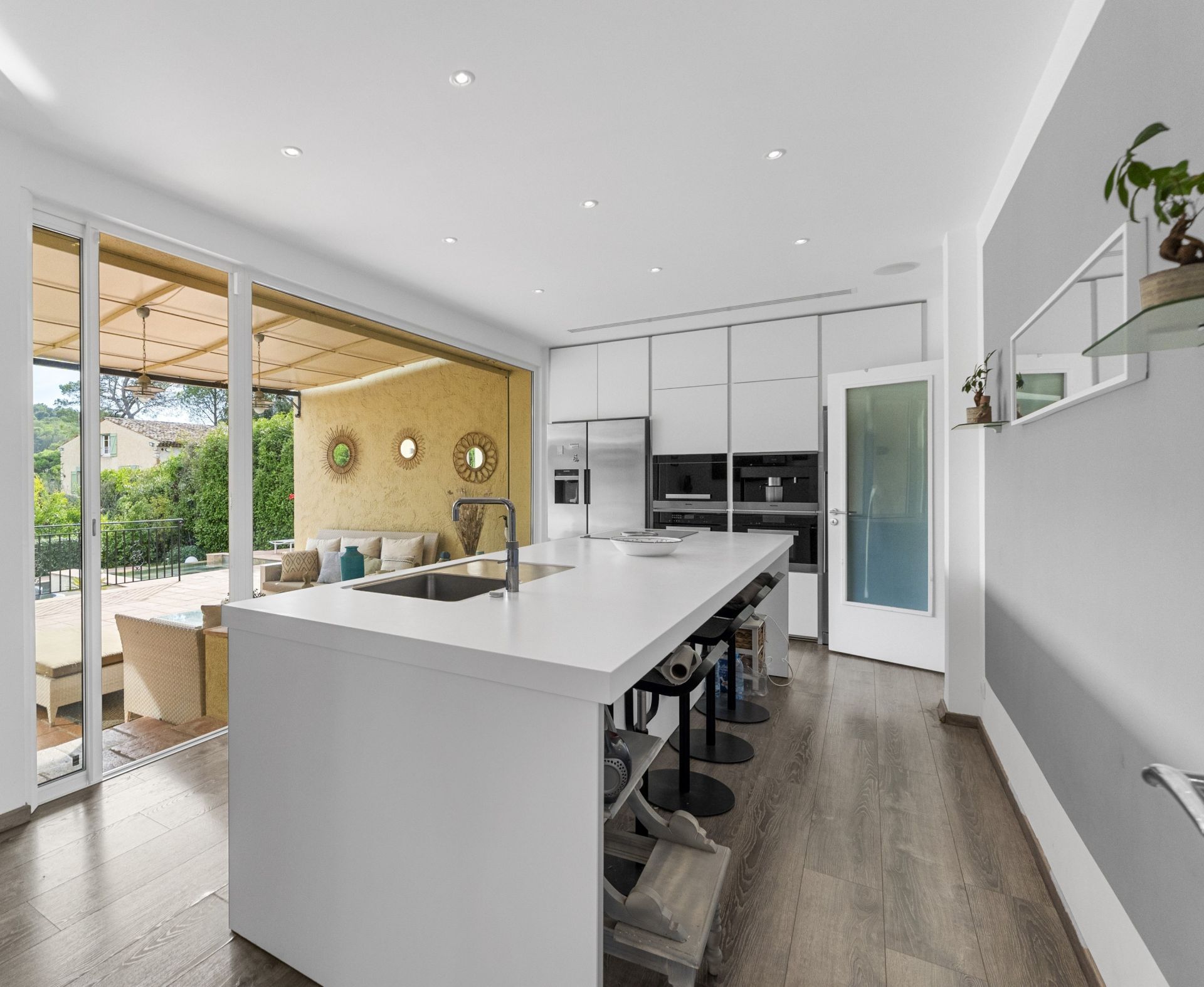 villa 5 Rooms for sale on MOUGINS (06250)