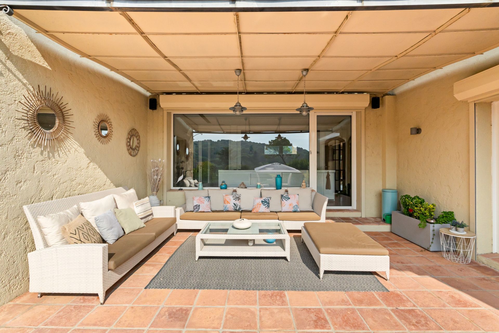 villa 5 Rooms for sale on MOUGINS (06250)